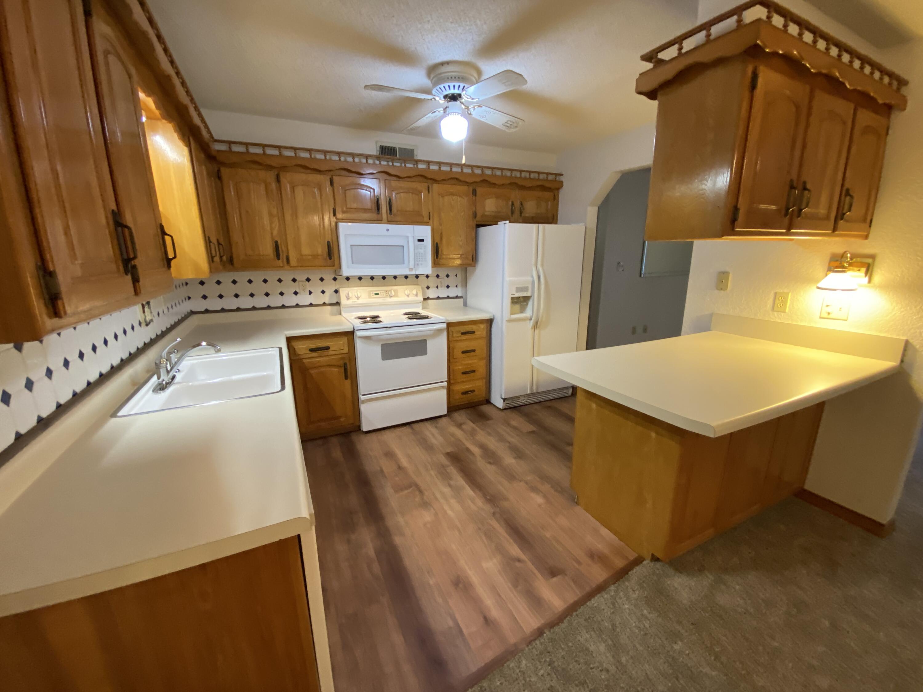 160 Wilshire Drive Property Photo 6