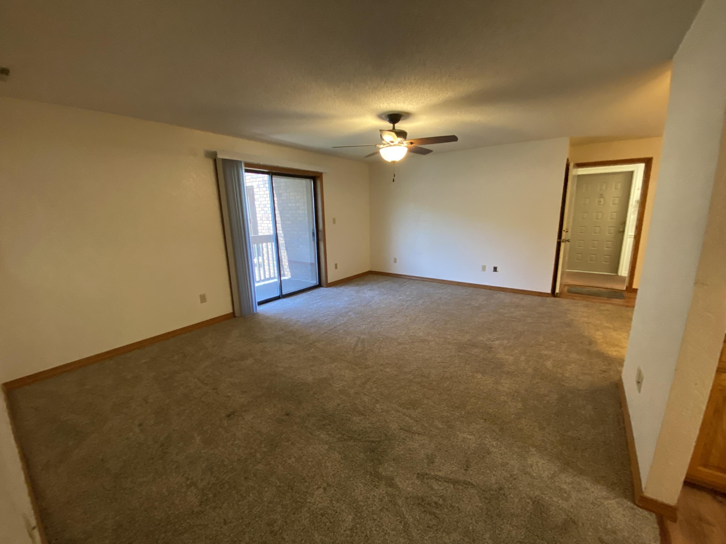 160 Wilshire Drive Property Photo 8