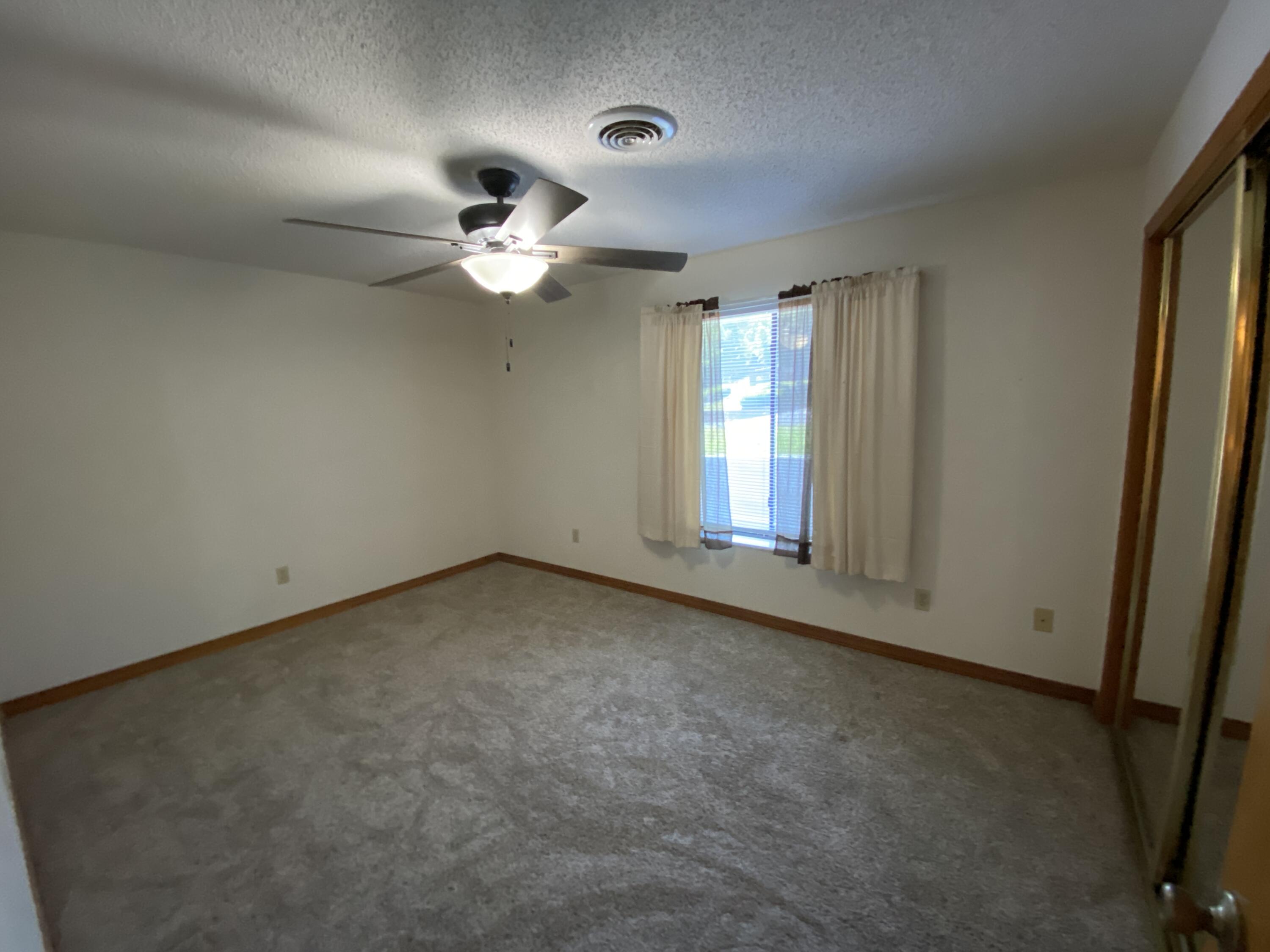 160 Wilshire Drive Property Photo 10