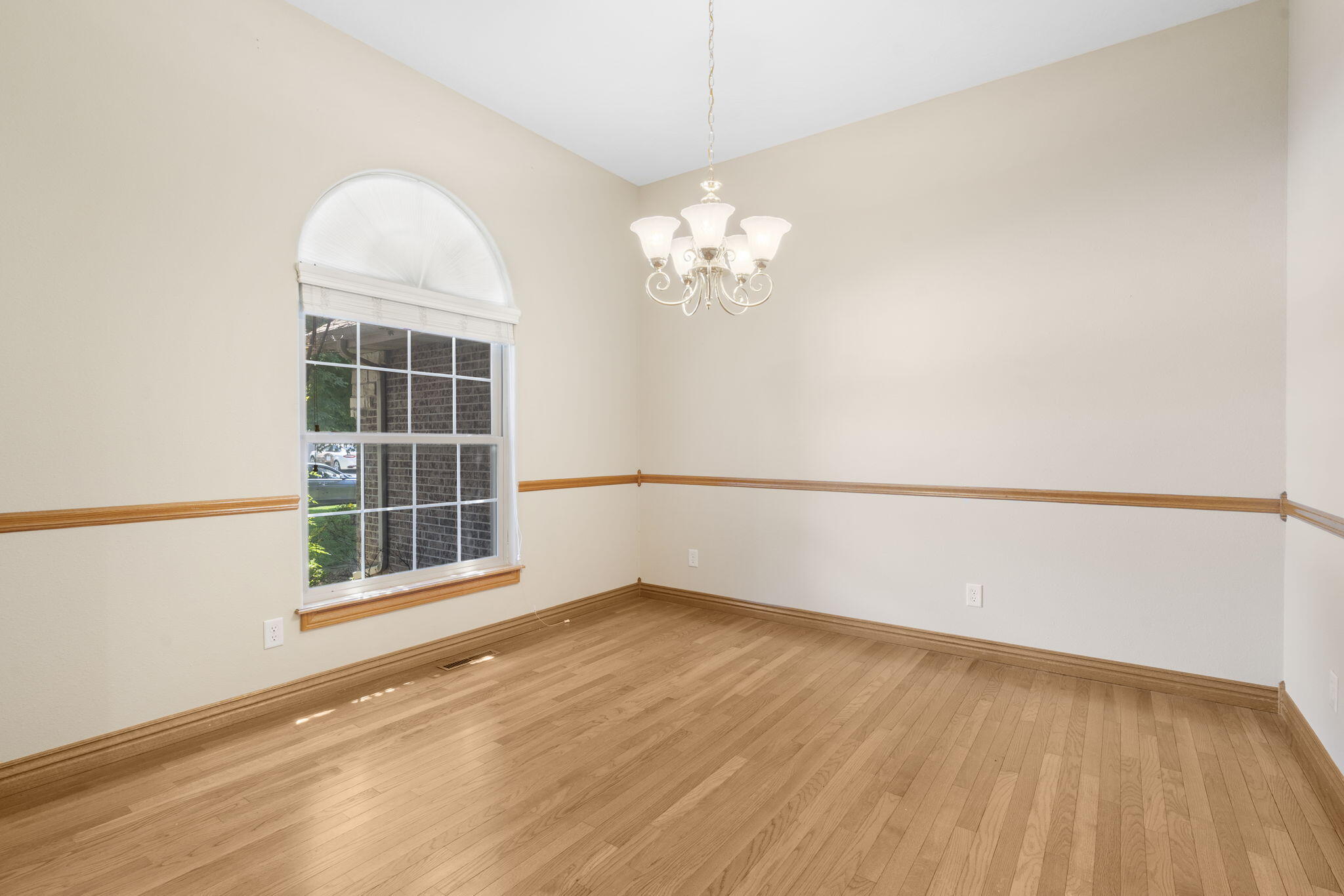 711 North Milton Drive Property Photo 3