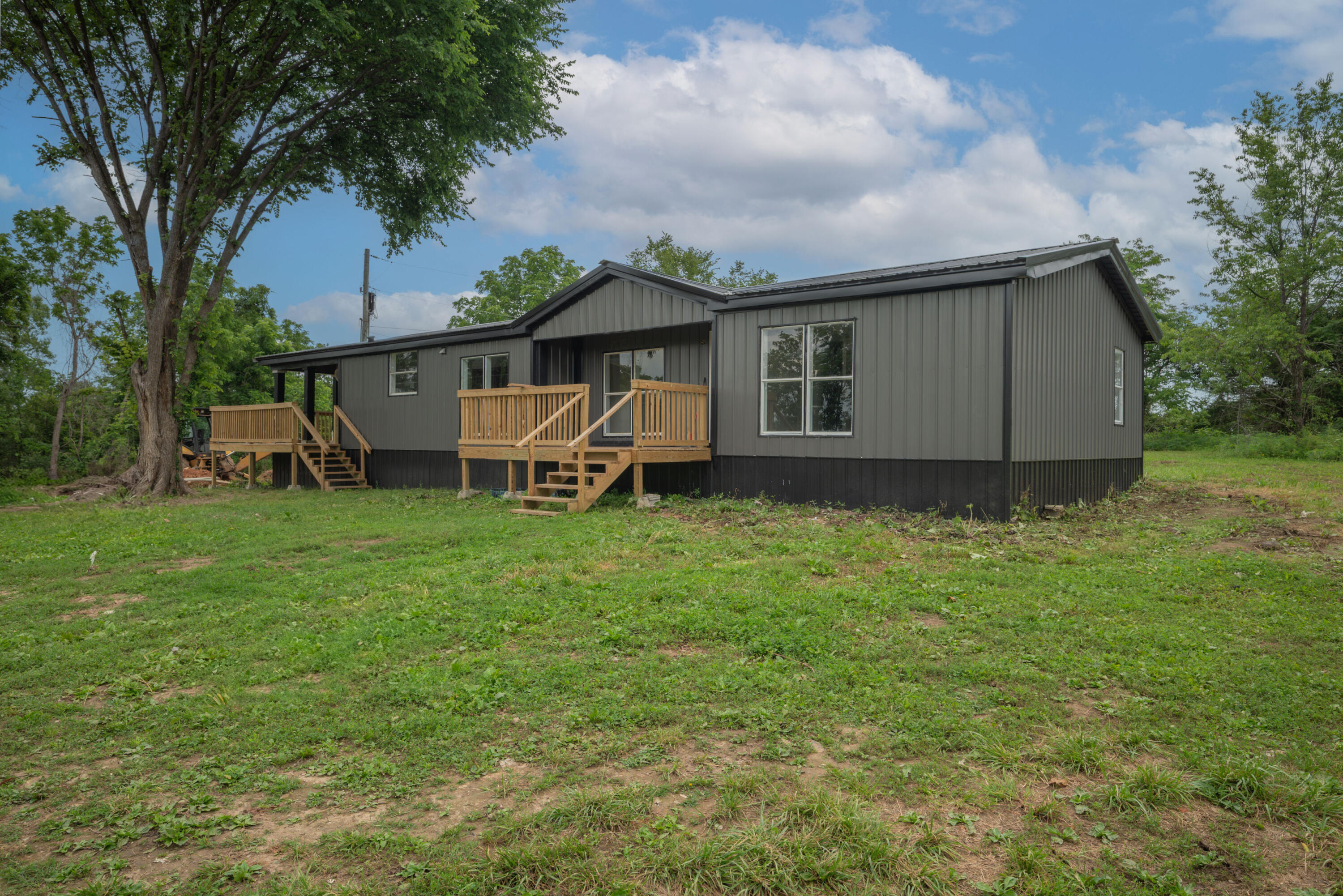 16062 Farm Road 1115 Property Photo 2