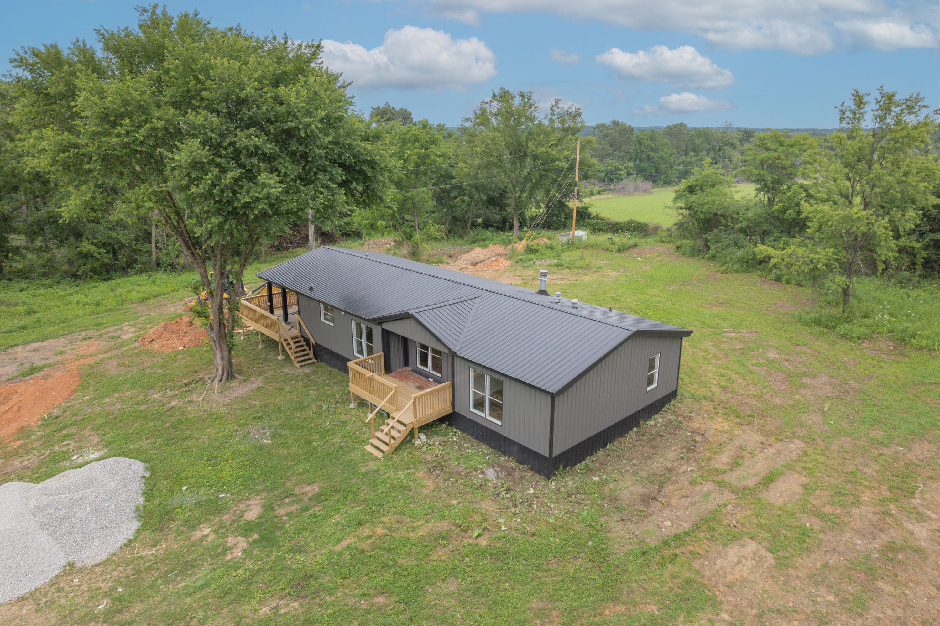 16062 Farm Road 1115 Property Photo 3