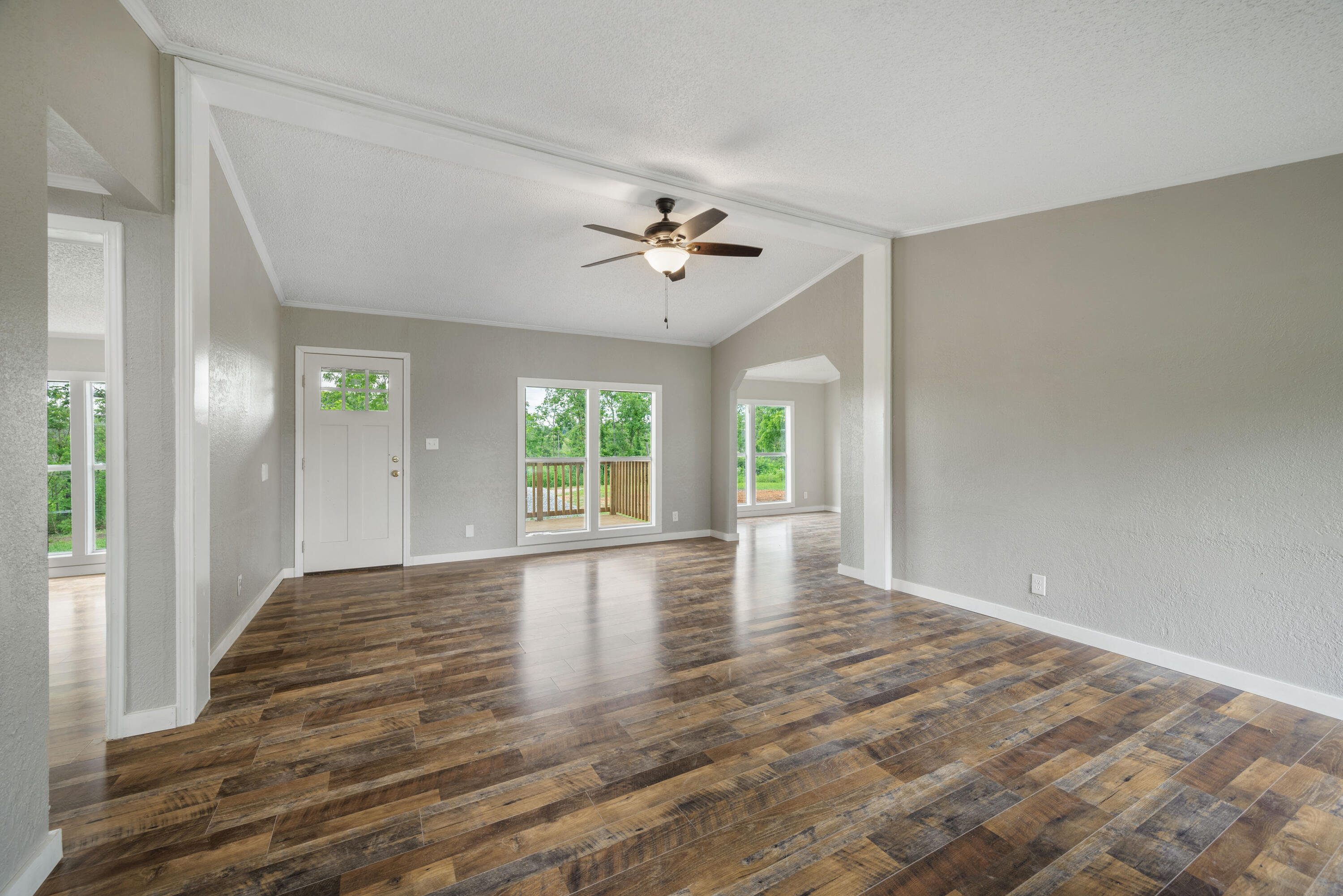 16062 Farm Road 1115 Property Photo 5