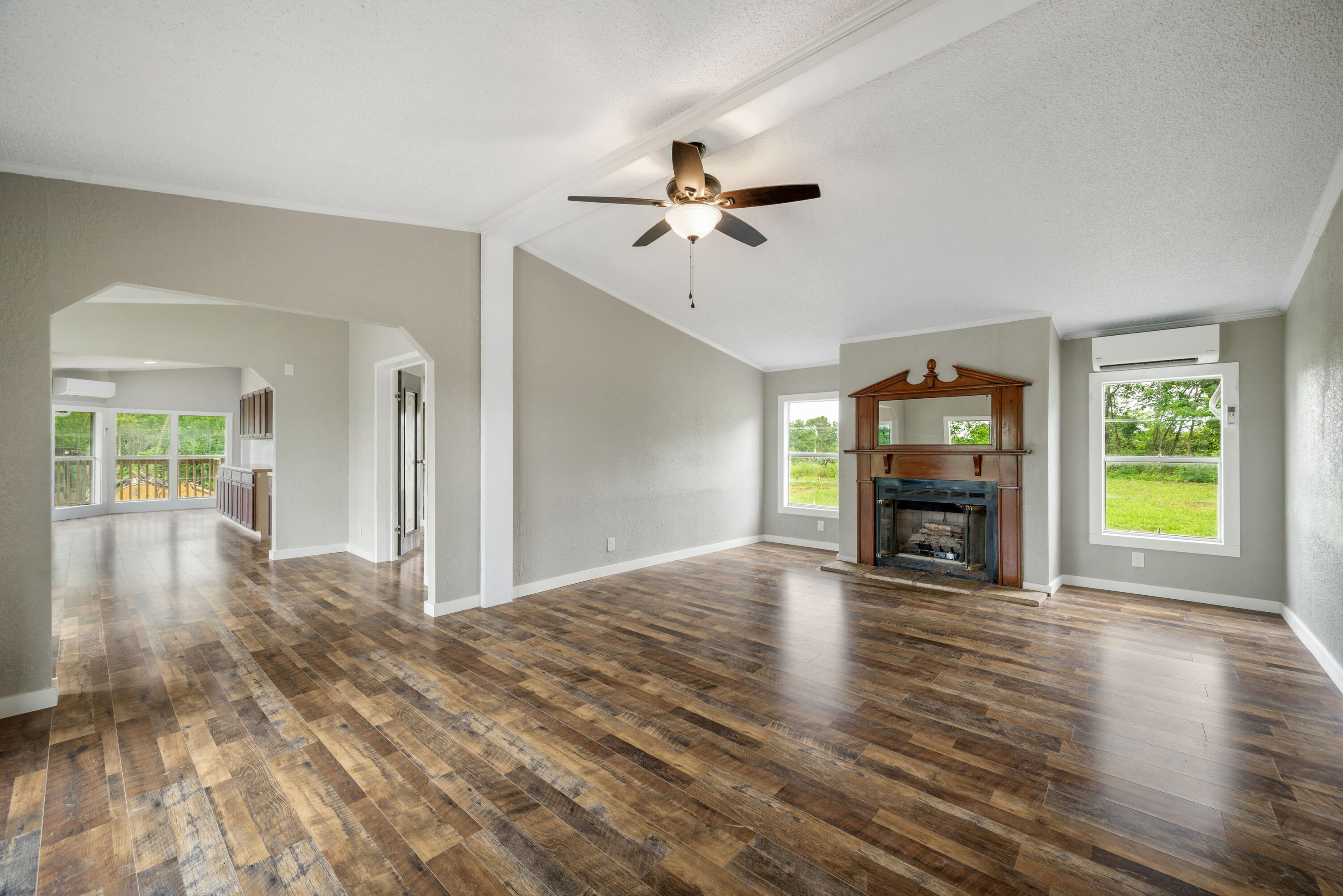 16062 Farm Road 1115 Property Photo 7