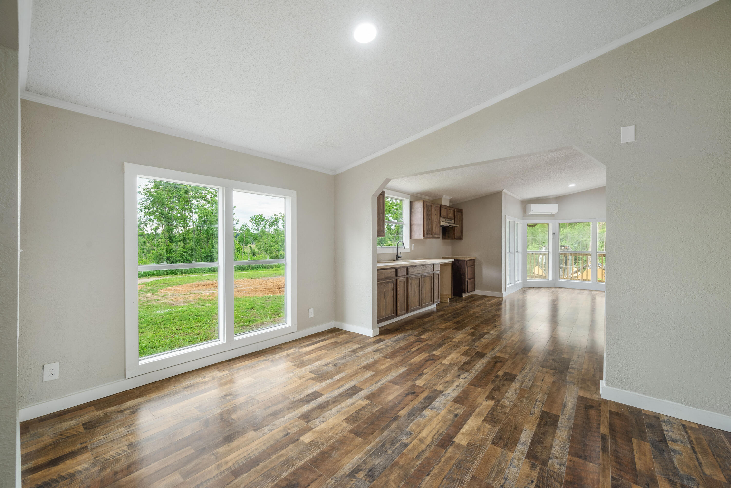 16062 Farm Road 1115 Property Photo 10