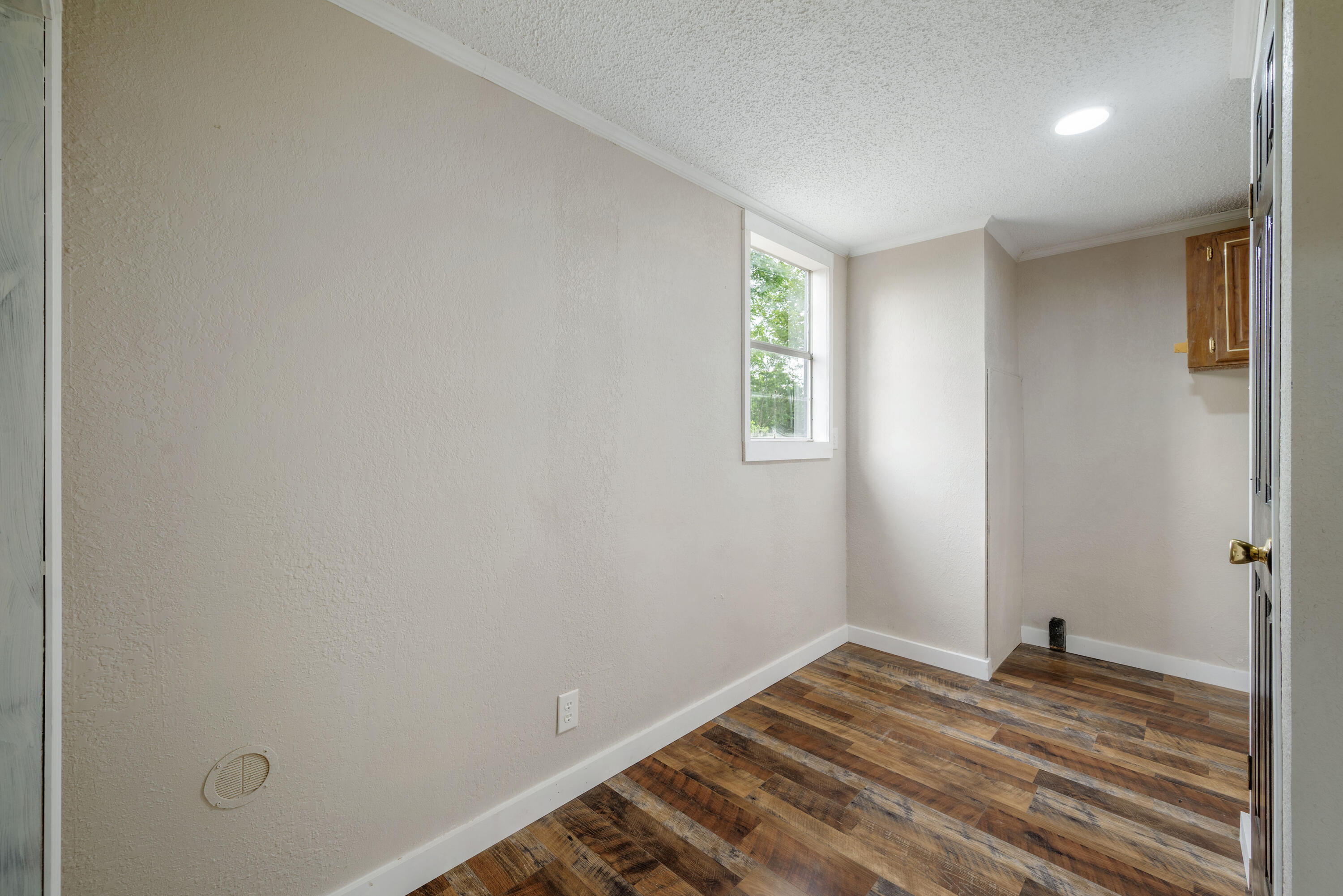 16062 Farm Road 1115 Property Photo 17
