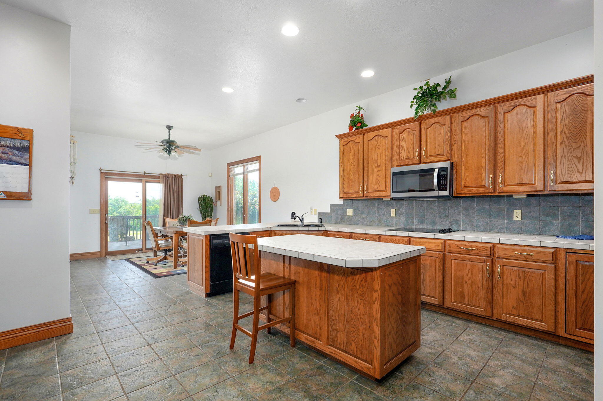 9215 West Farm Road 94 Property Photo 16