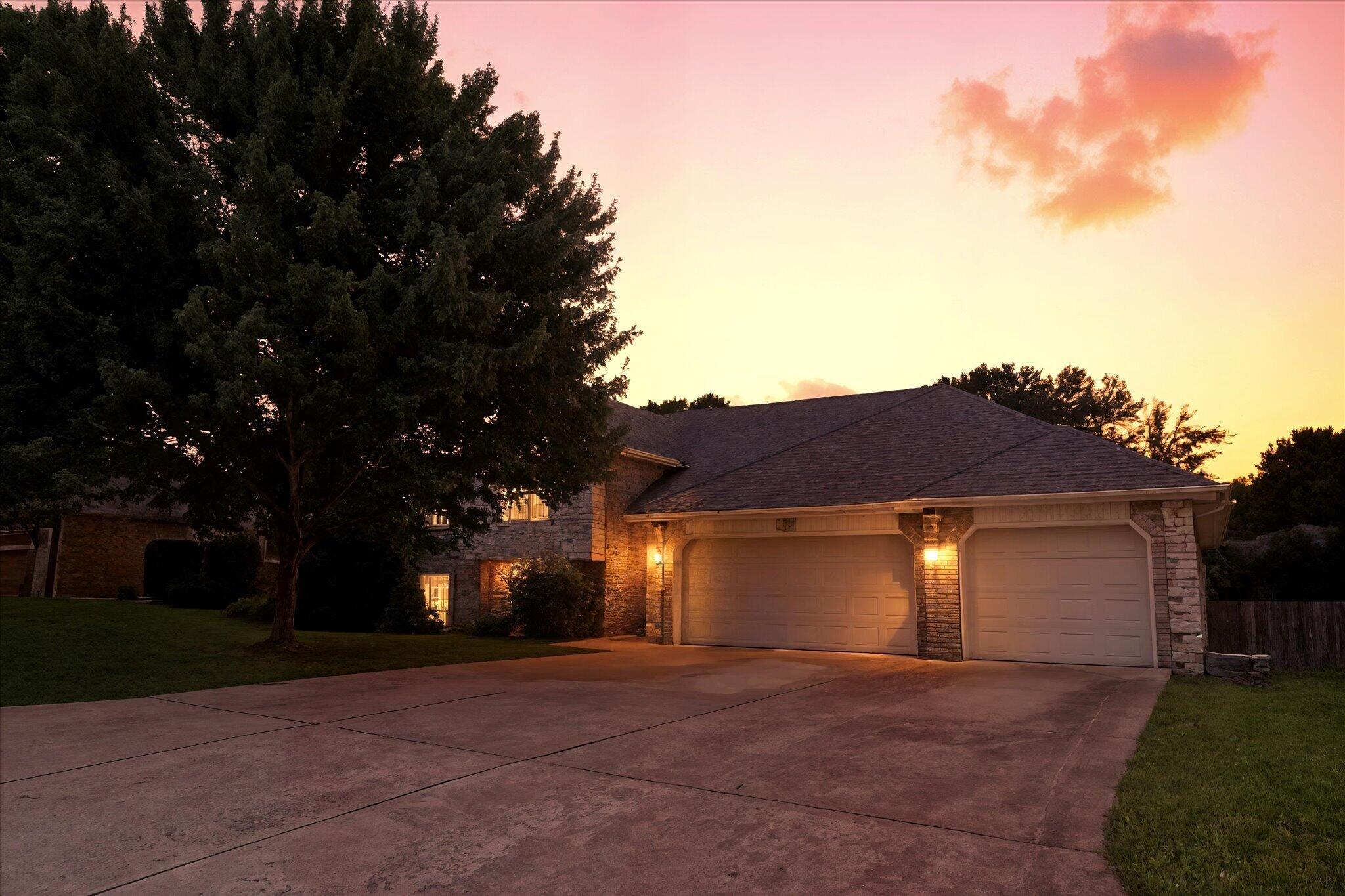 4939 South Prairie View Avenue Property Photo 2