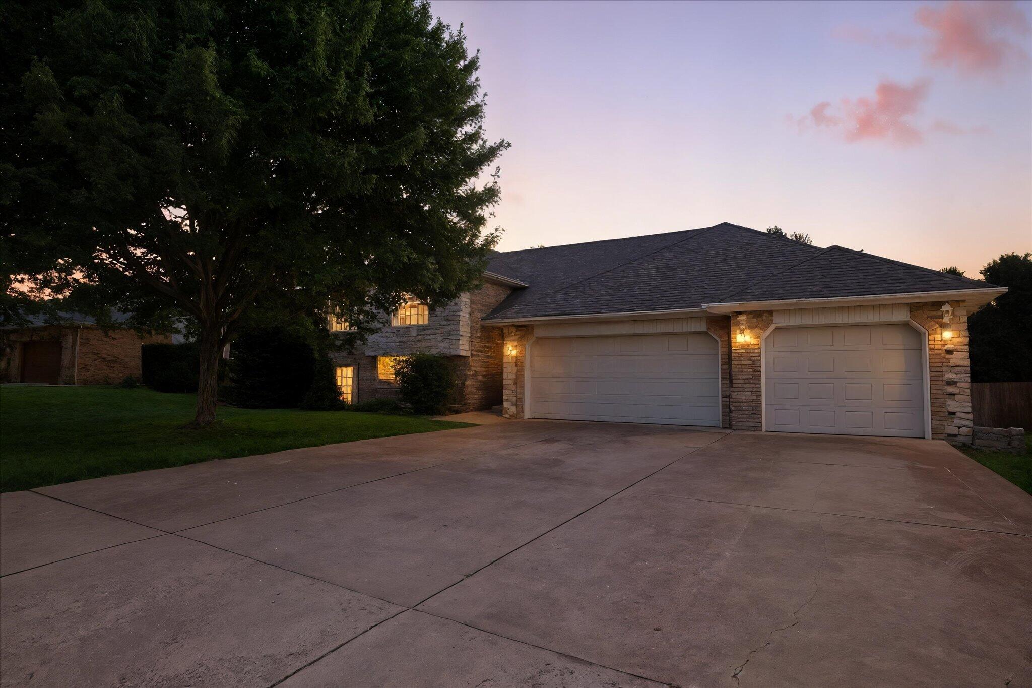 4939 South Prairie View Avenue Property Photo 3