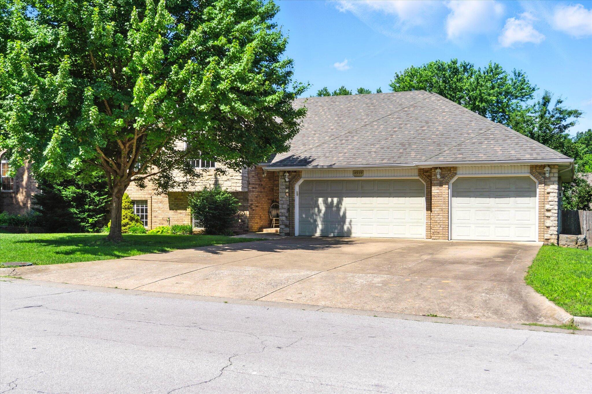 4939 South Prairie View Avenue Property Photo 6