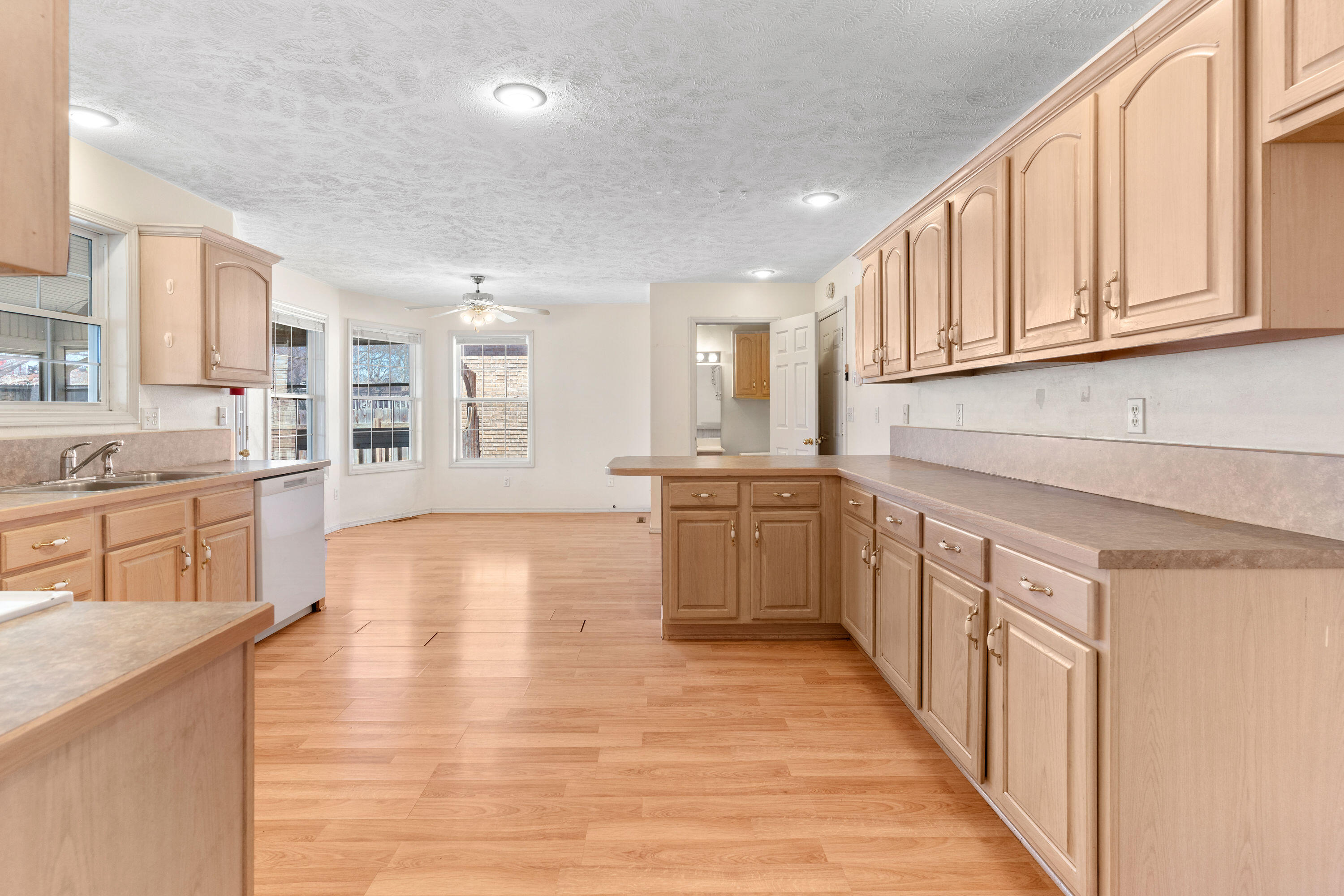 3069 South Palisades Drive Property Photo 6