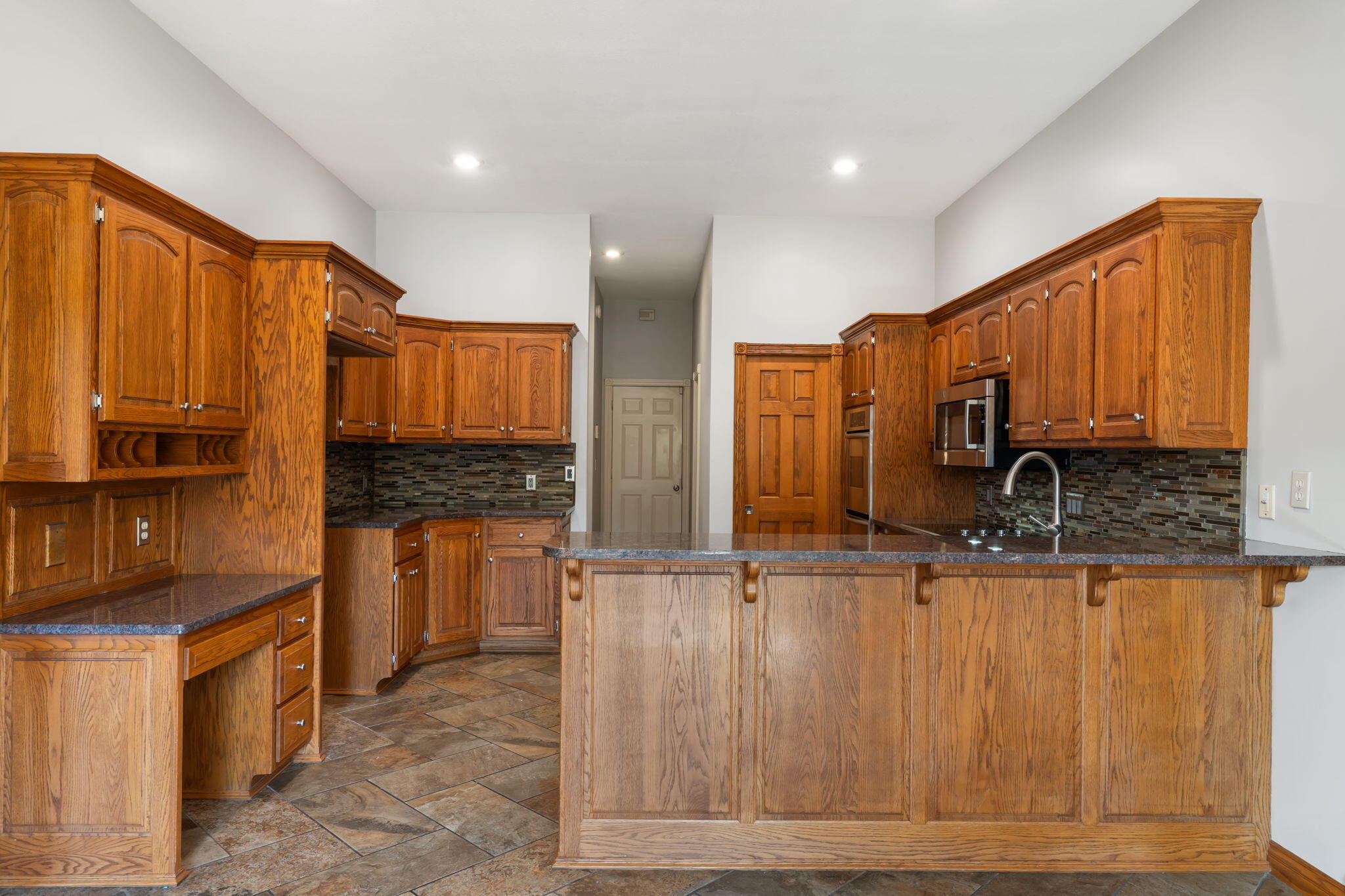2661 East Ridgewood Drive Property Photo 8