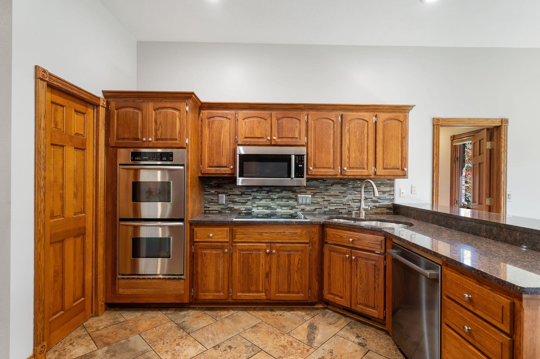 2661 East Ridgewood Drive Property Photo 9