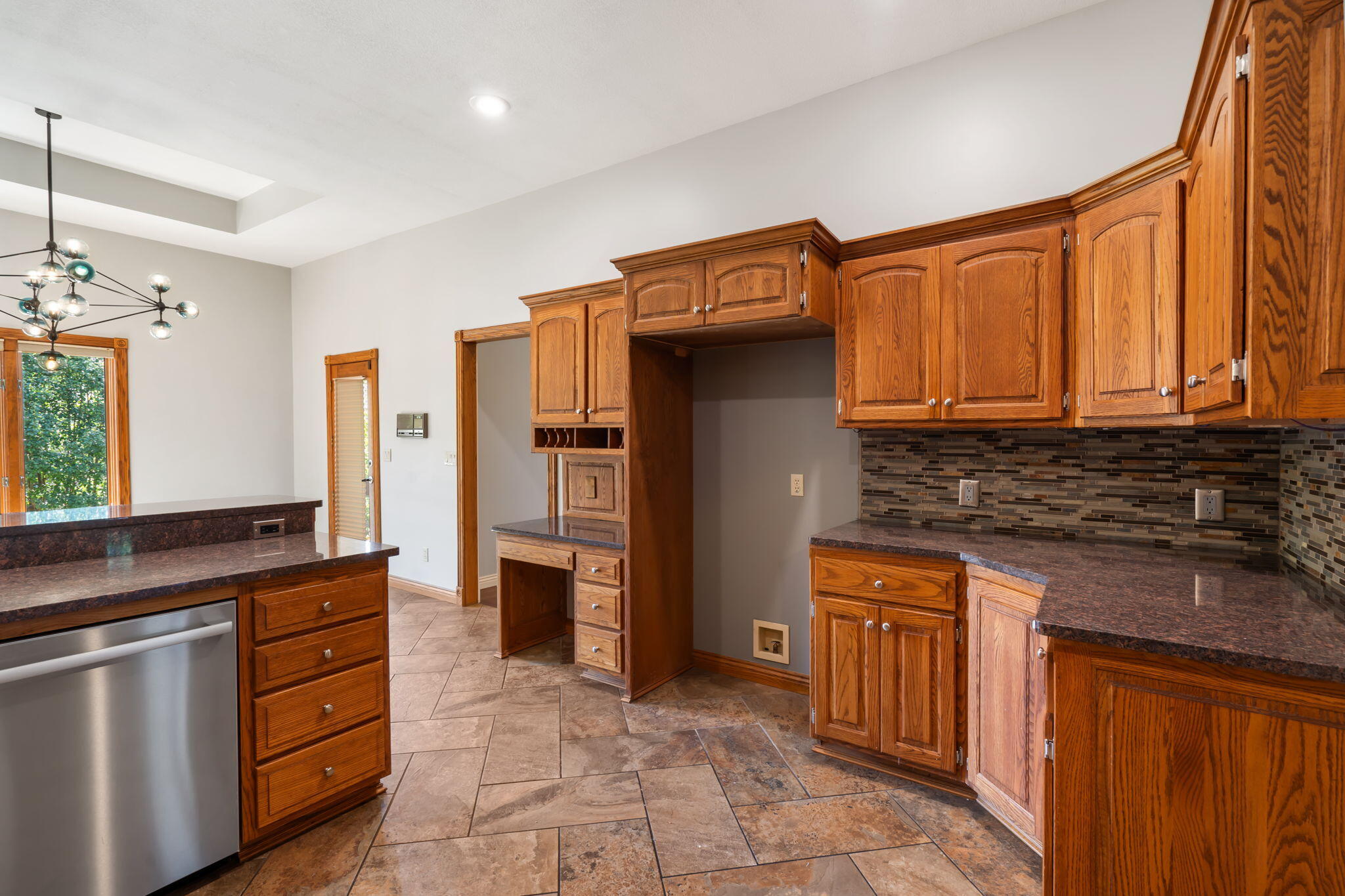 2661 East Ridgewood Drive Property Photo 10