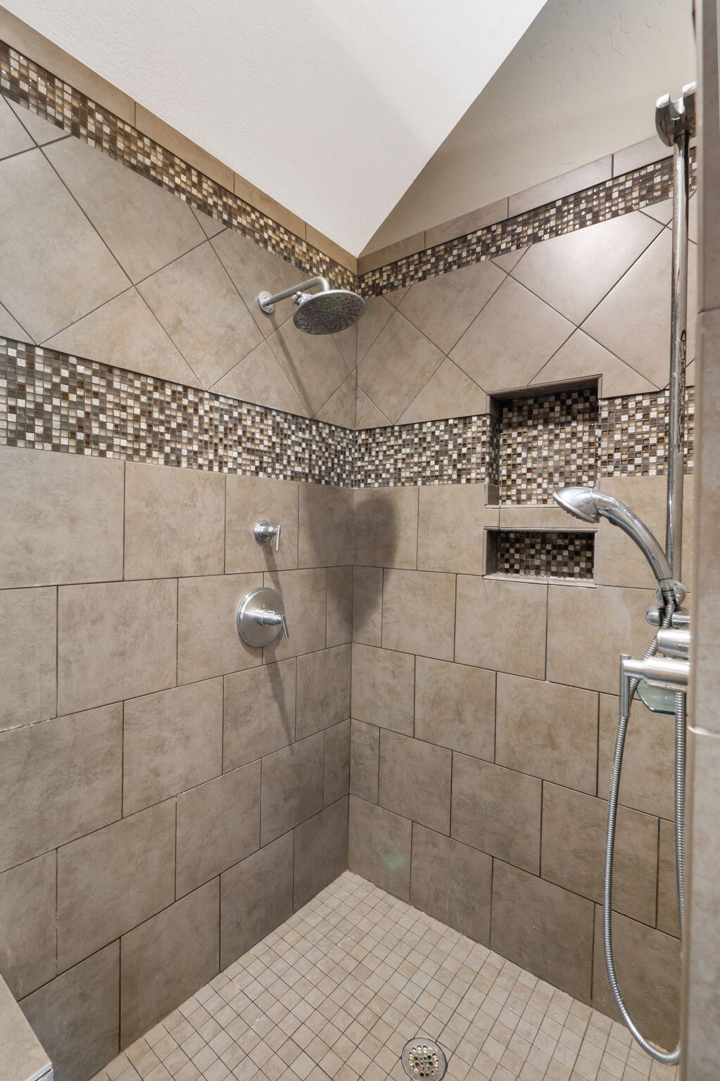 2661 East Ridgewood Drive Property Photo 21