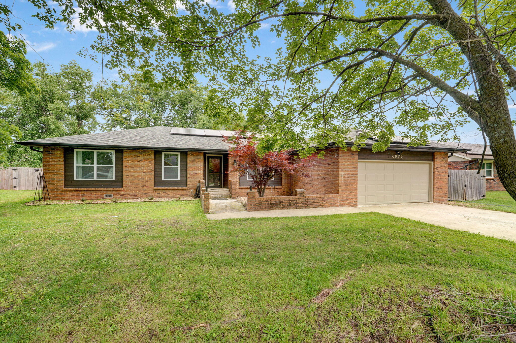 6919 West Lone Oak Street Property Photo 1