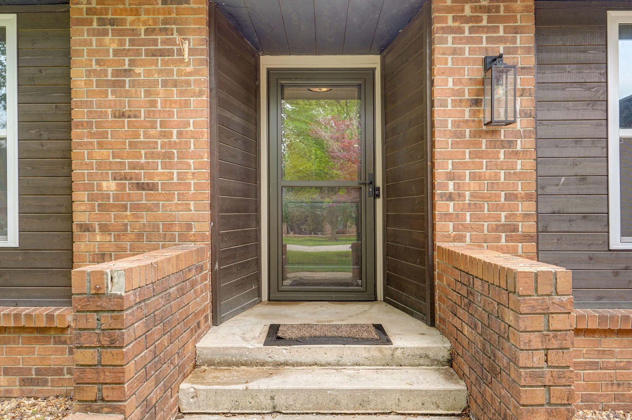 6919 West Lone Oak Street Property Photo 4