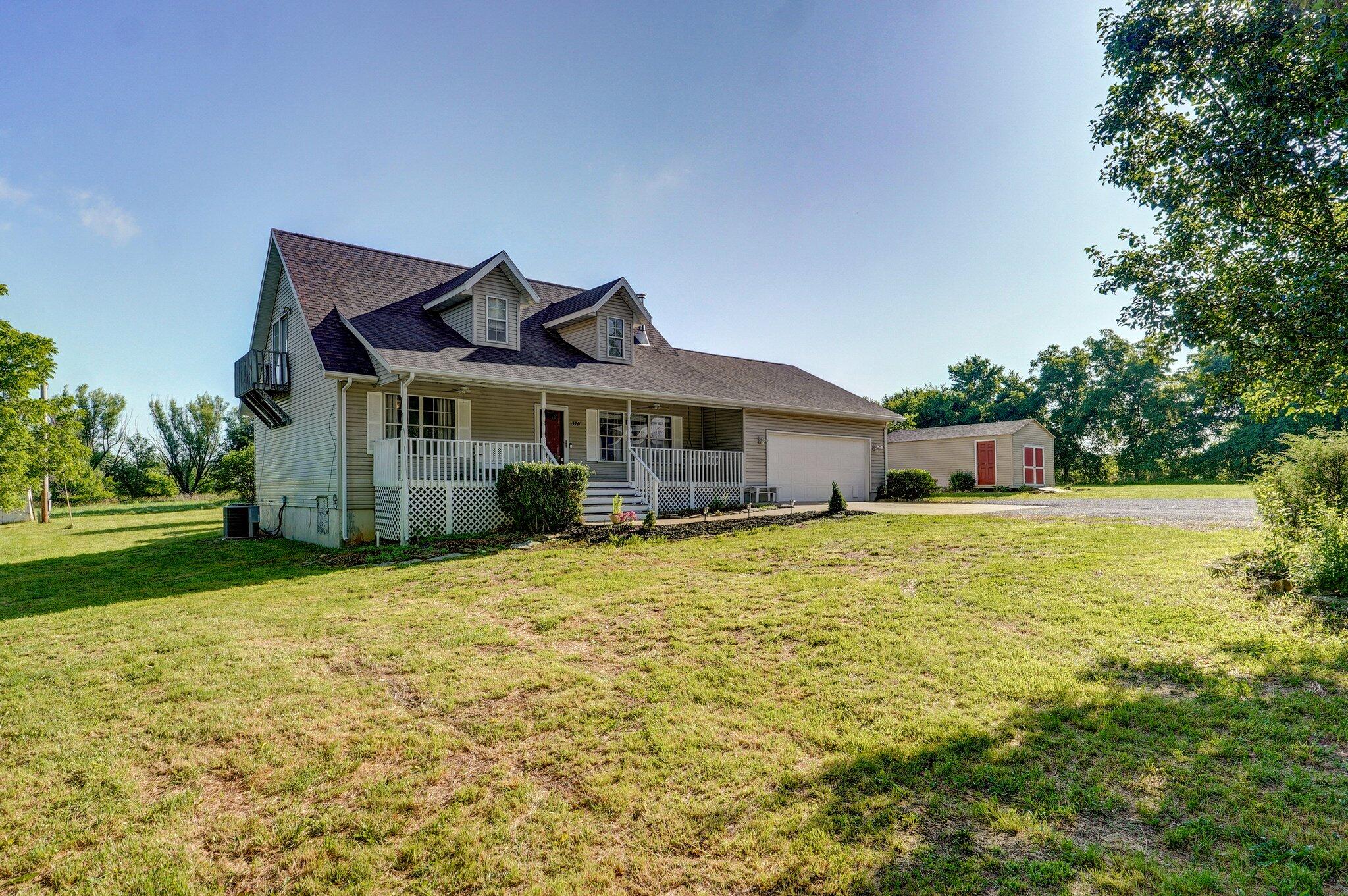 3711 West Farm Road 14 Property Photo 2