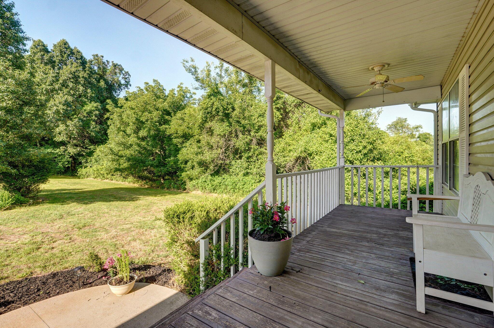 3711 West Farm Road 14 Property Photo 6