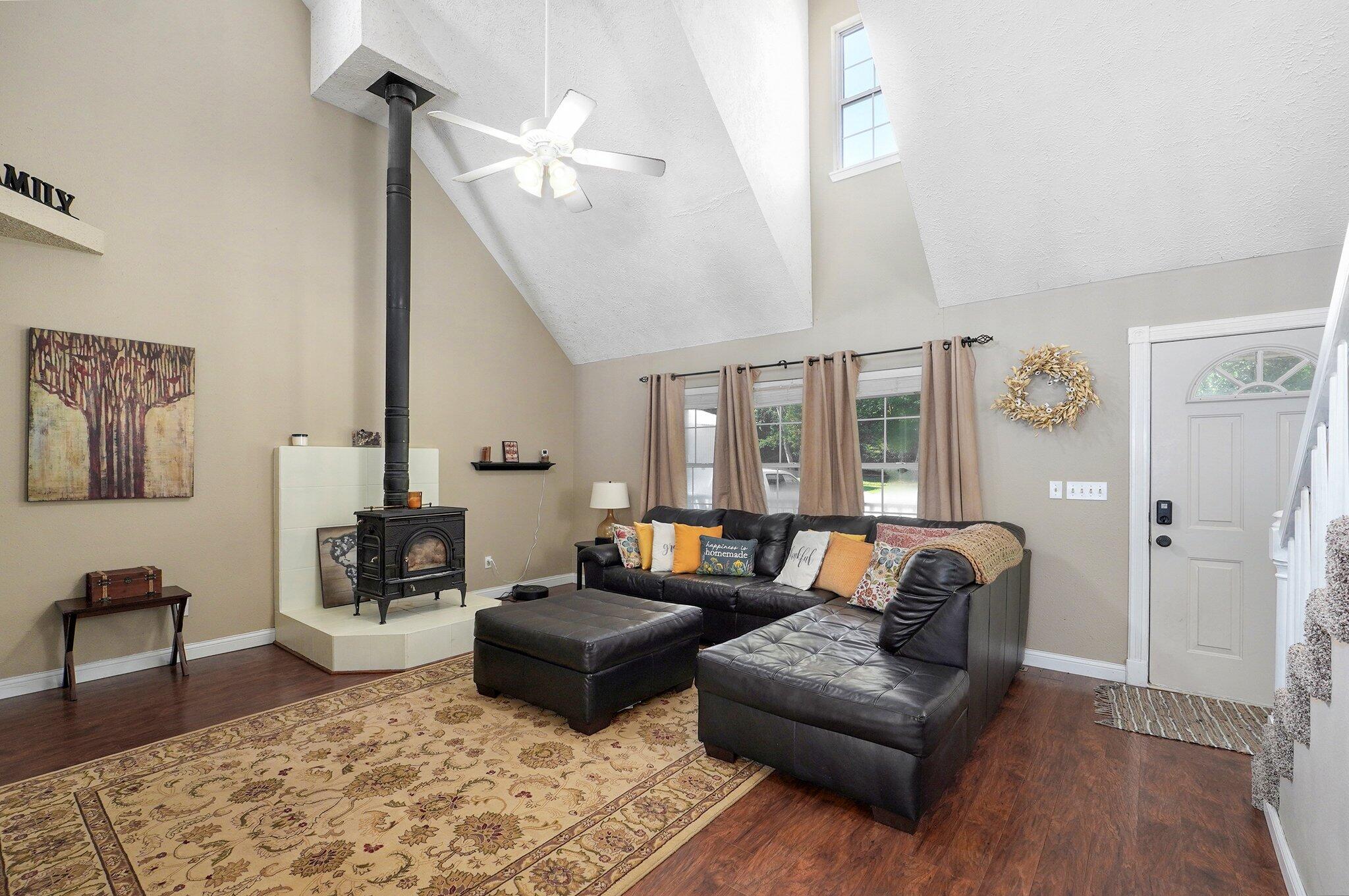 3711 West Farm Road 14 Property Photo 8