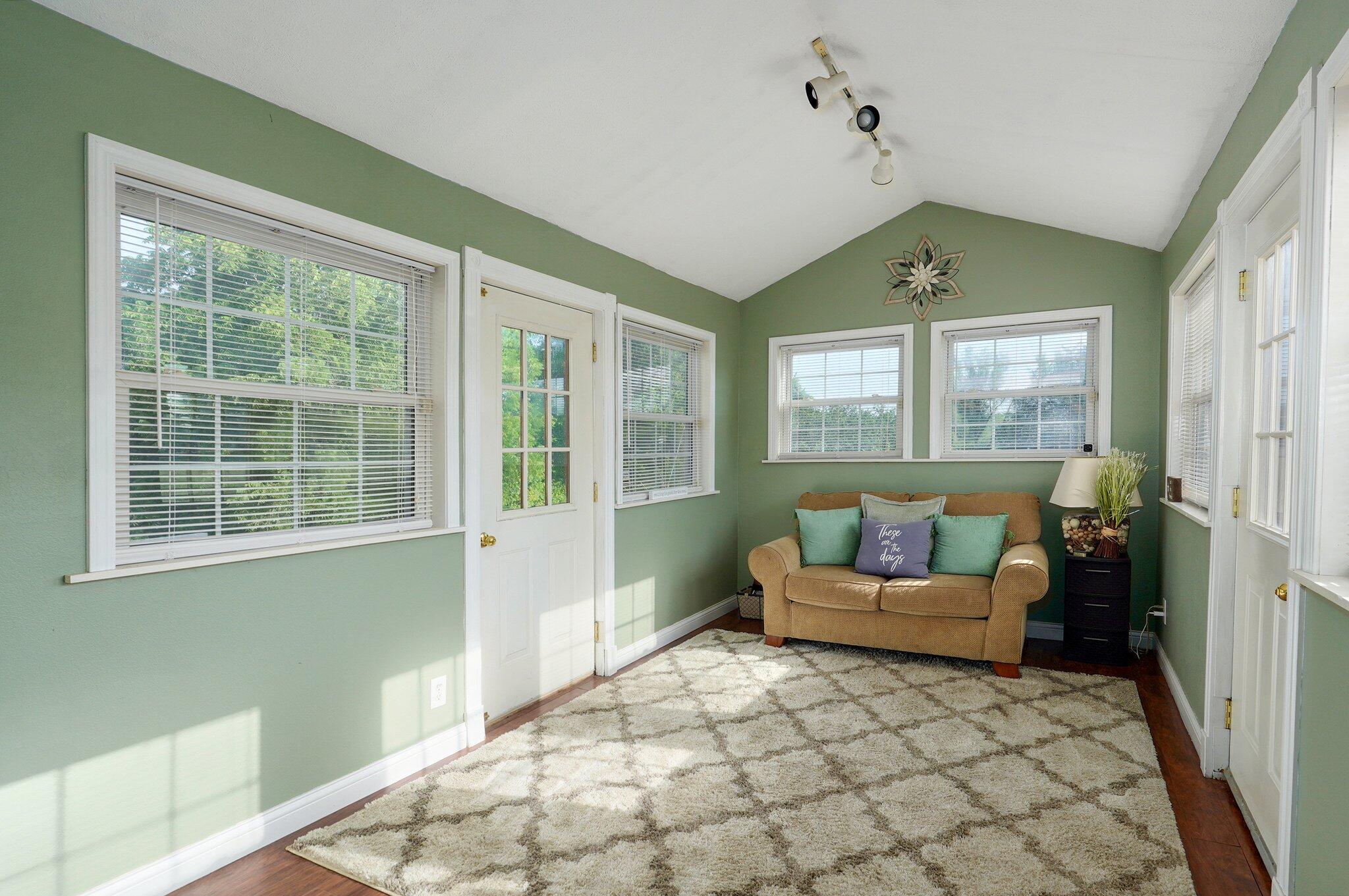 3711 West Farm Road 14 Property Photo 17