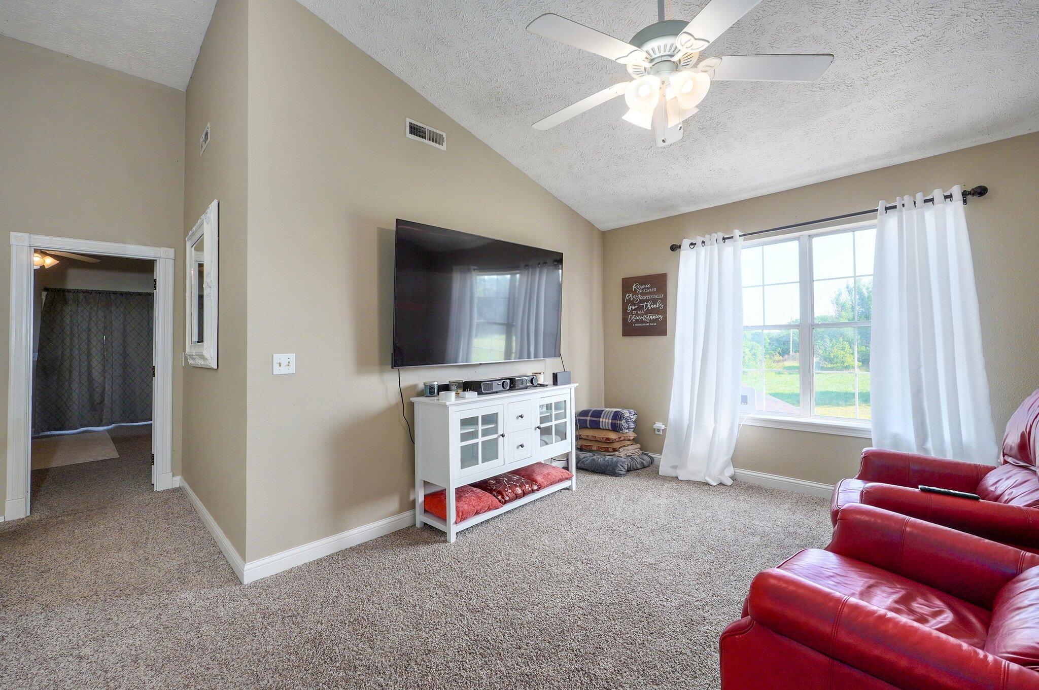 3711 West Farm Road 14 Property Photo 26
