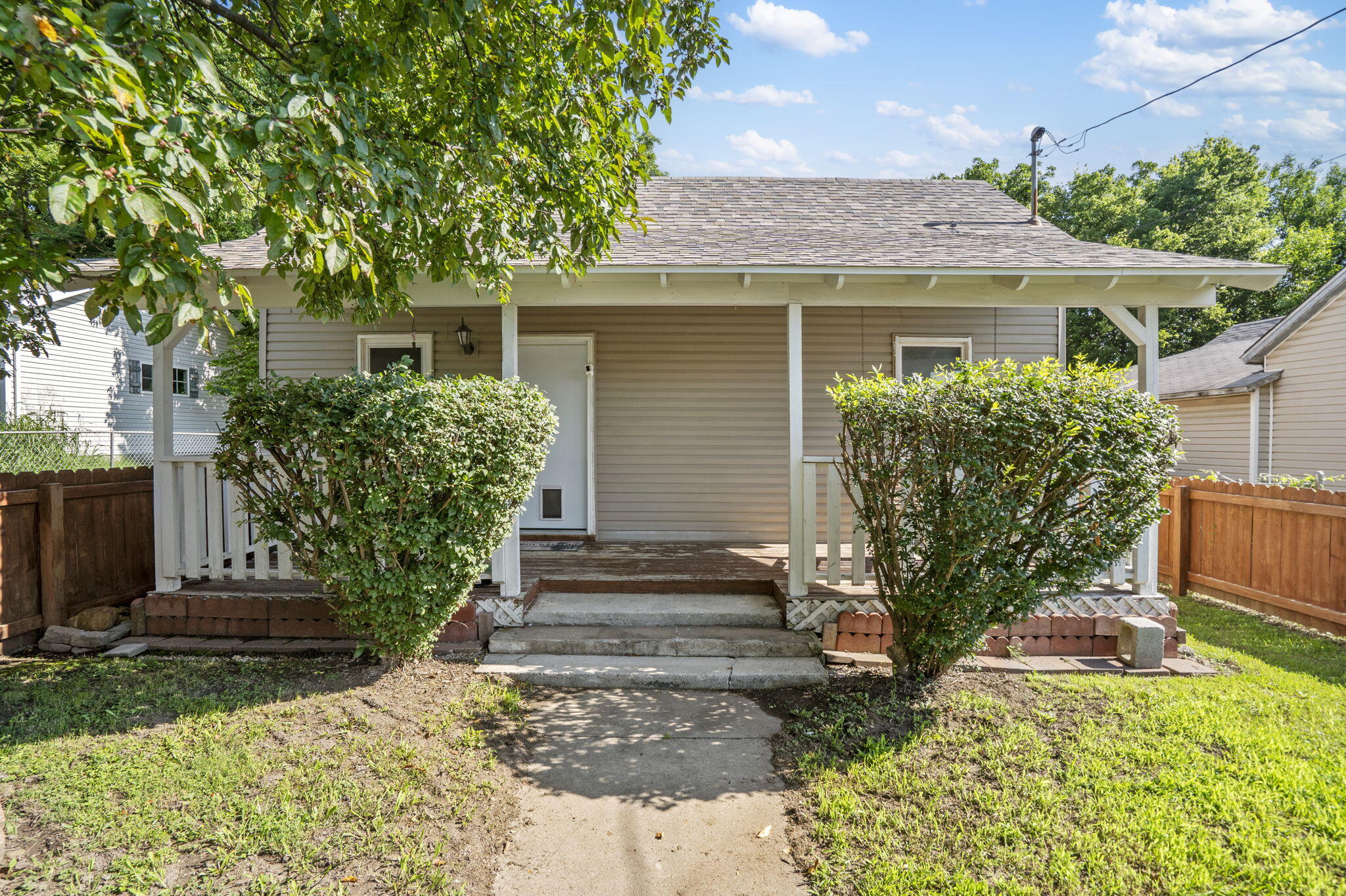 1117 East Locust Street Property Photo 1