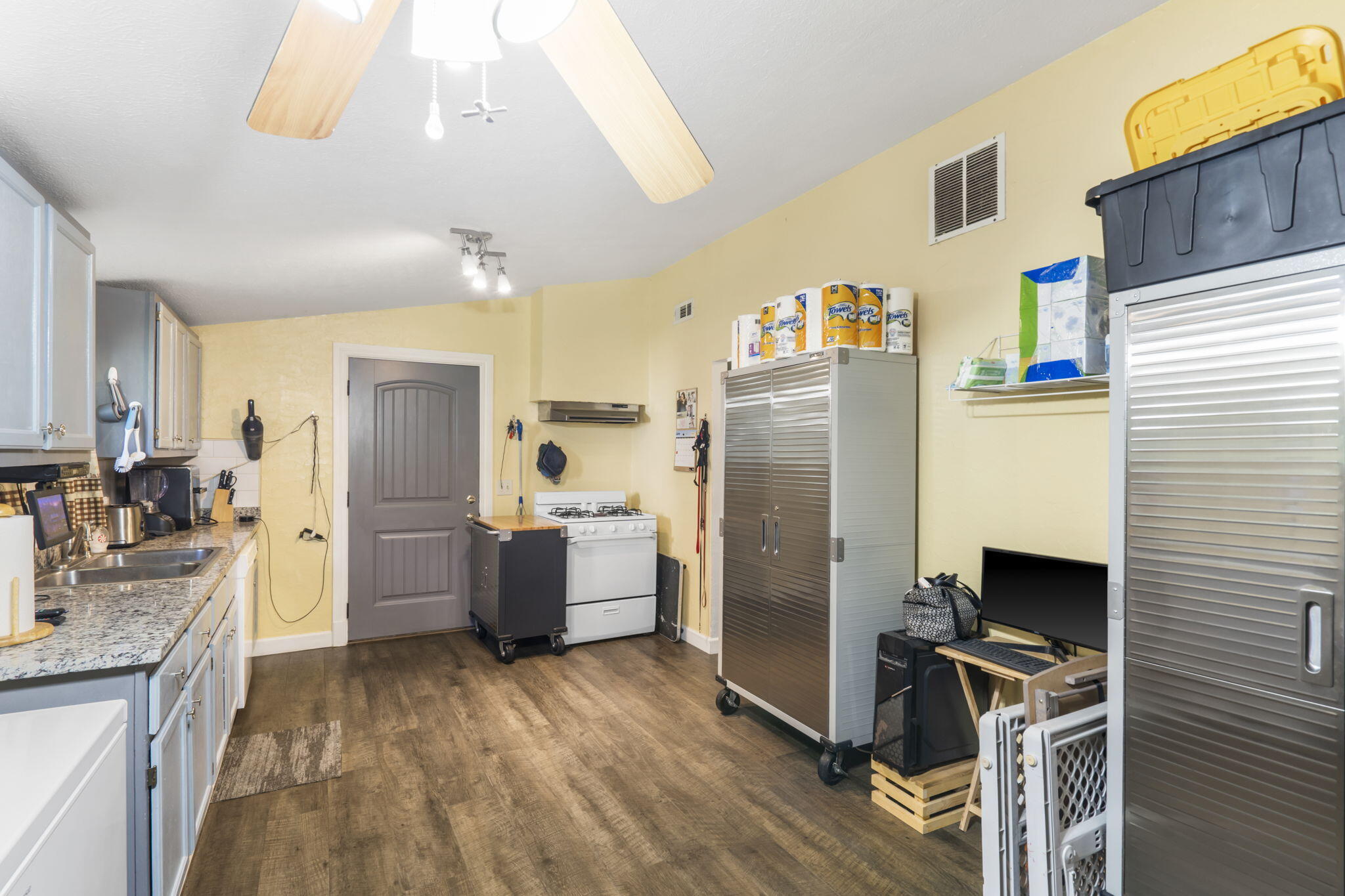 1117 East Locust Street Property Photo 11