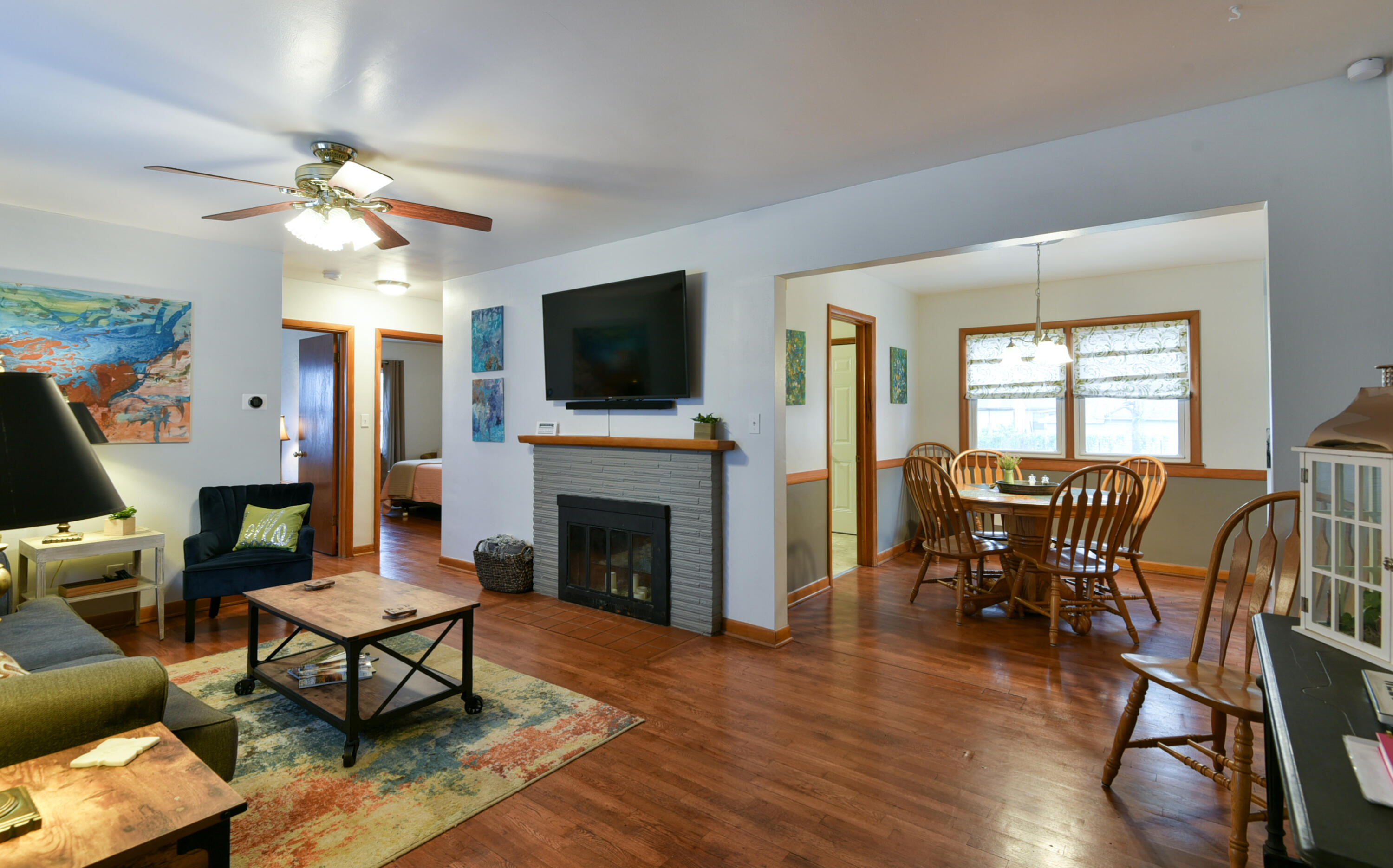 1903 South Robberson Avenue Property Photo 2