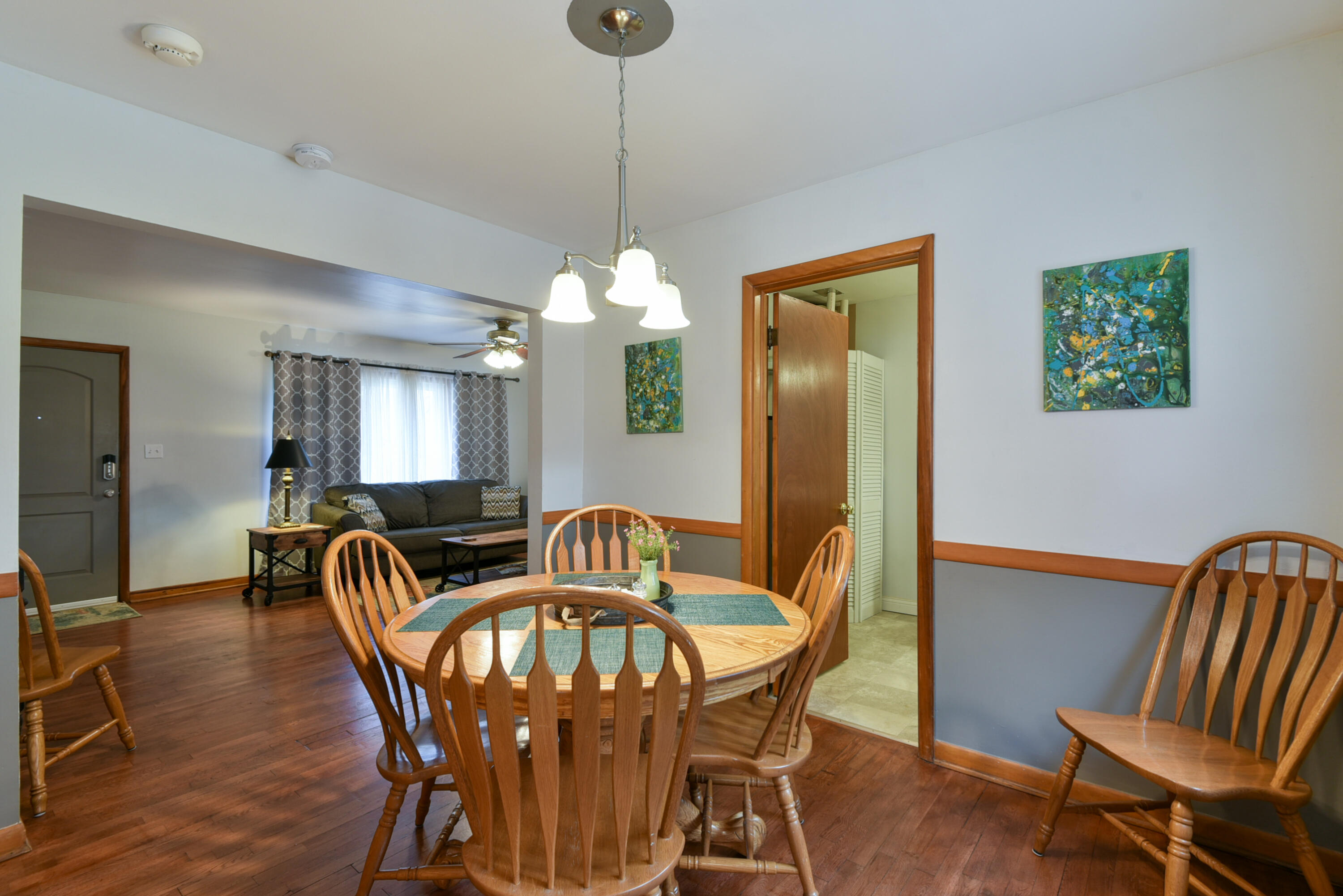 1903 South Robberson Avenue Property Photo 6