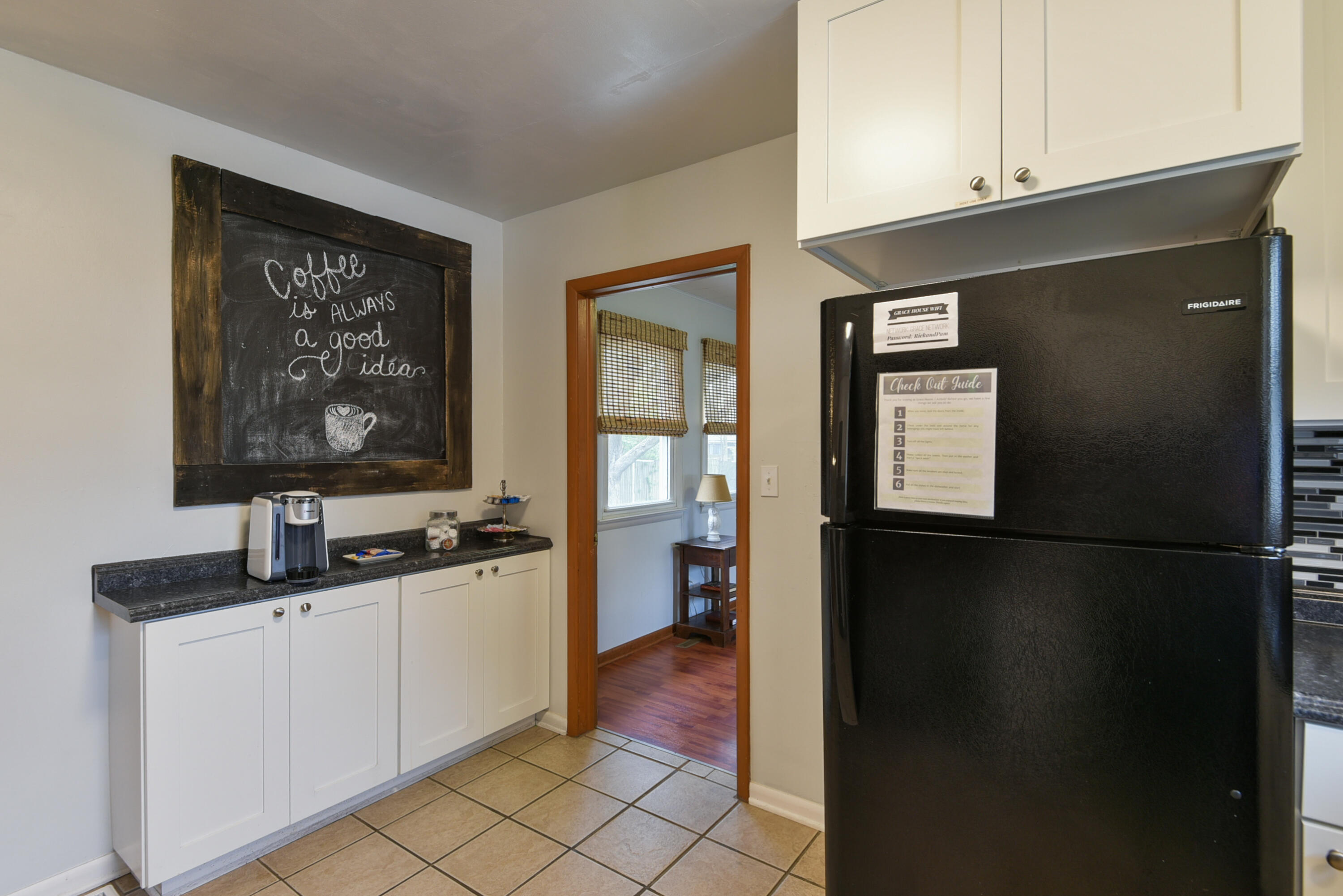 1903 South Robberson Avenue Property Photo 12
