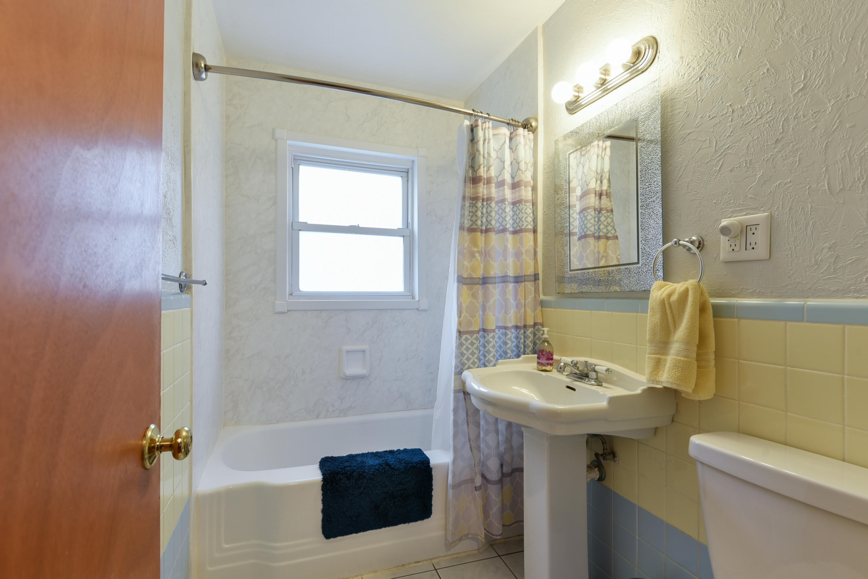 1903 South Robberson Avenue Property Photo 25
