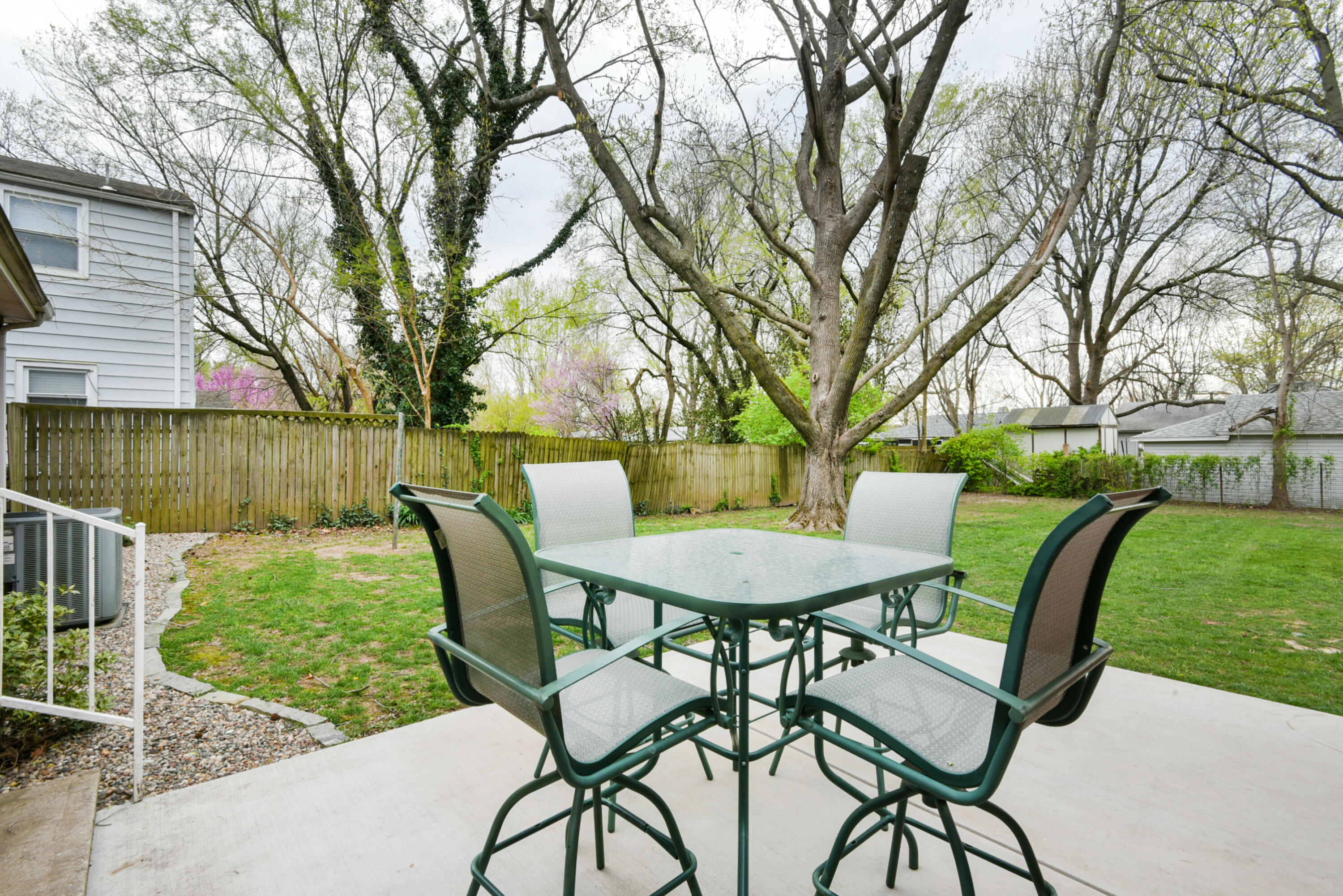 1903 South Robberson Avenue Property Photo 27
