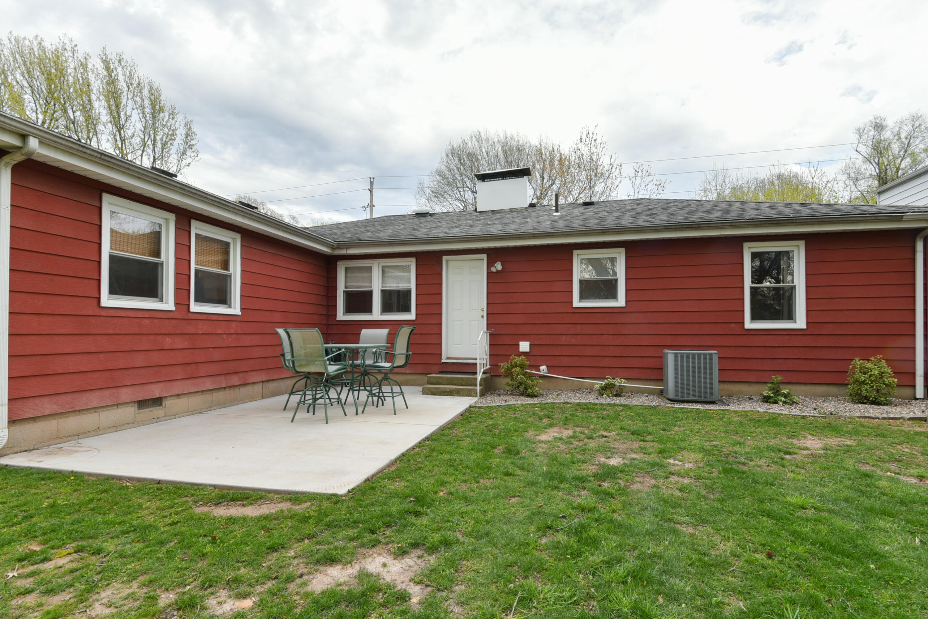 1903 South Robberson Avenue Property Photo 29