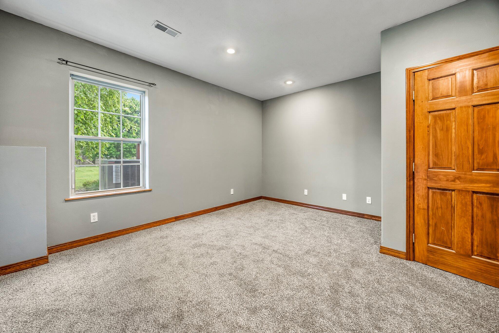 3045 East Colonial Court Property Photo 19