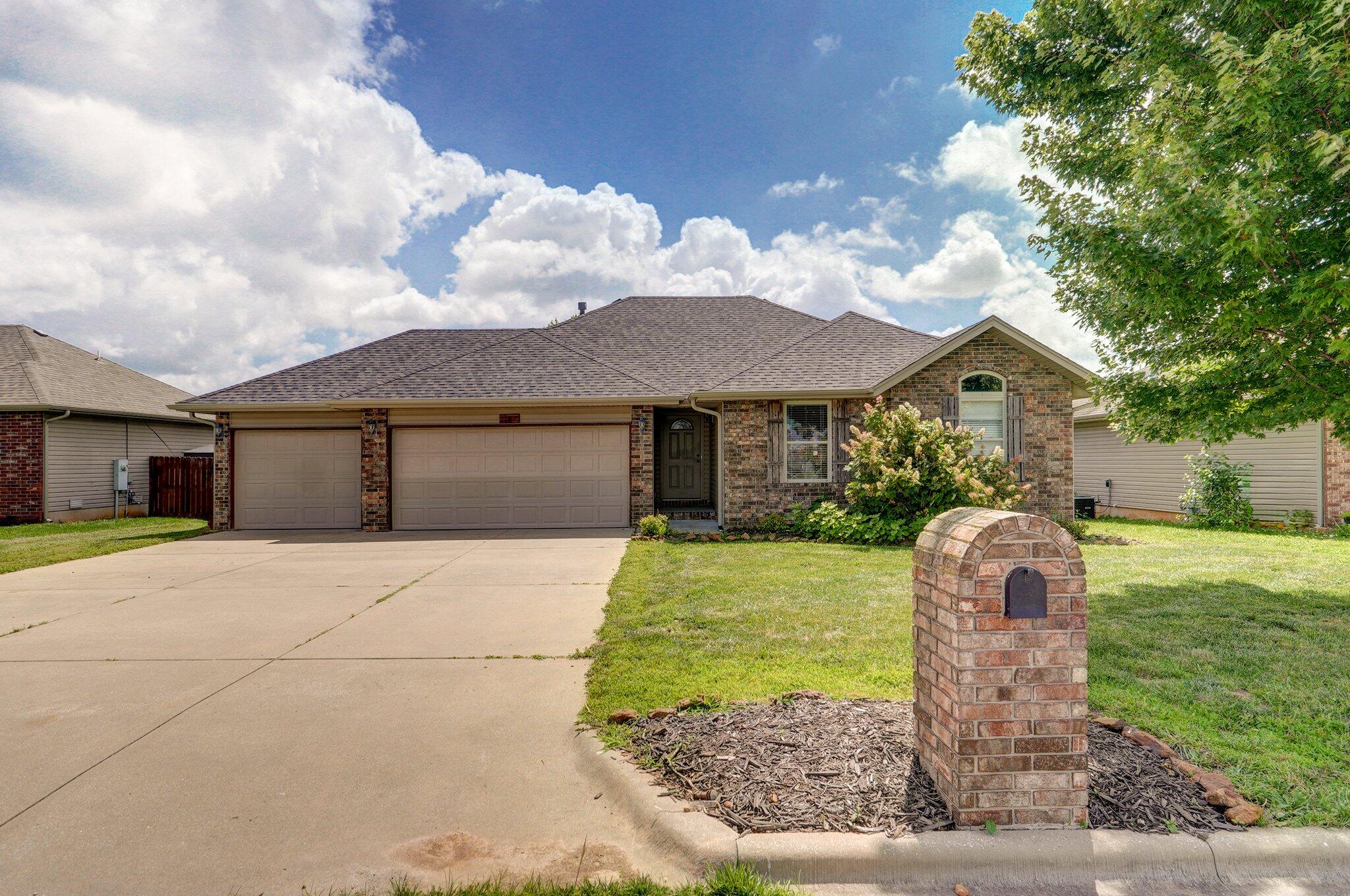 1102 South Hazelnut Avenue Property Photo 1