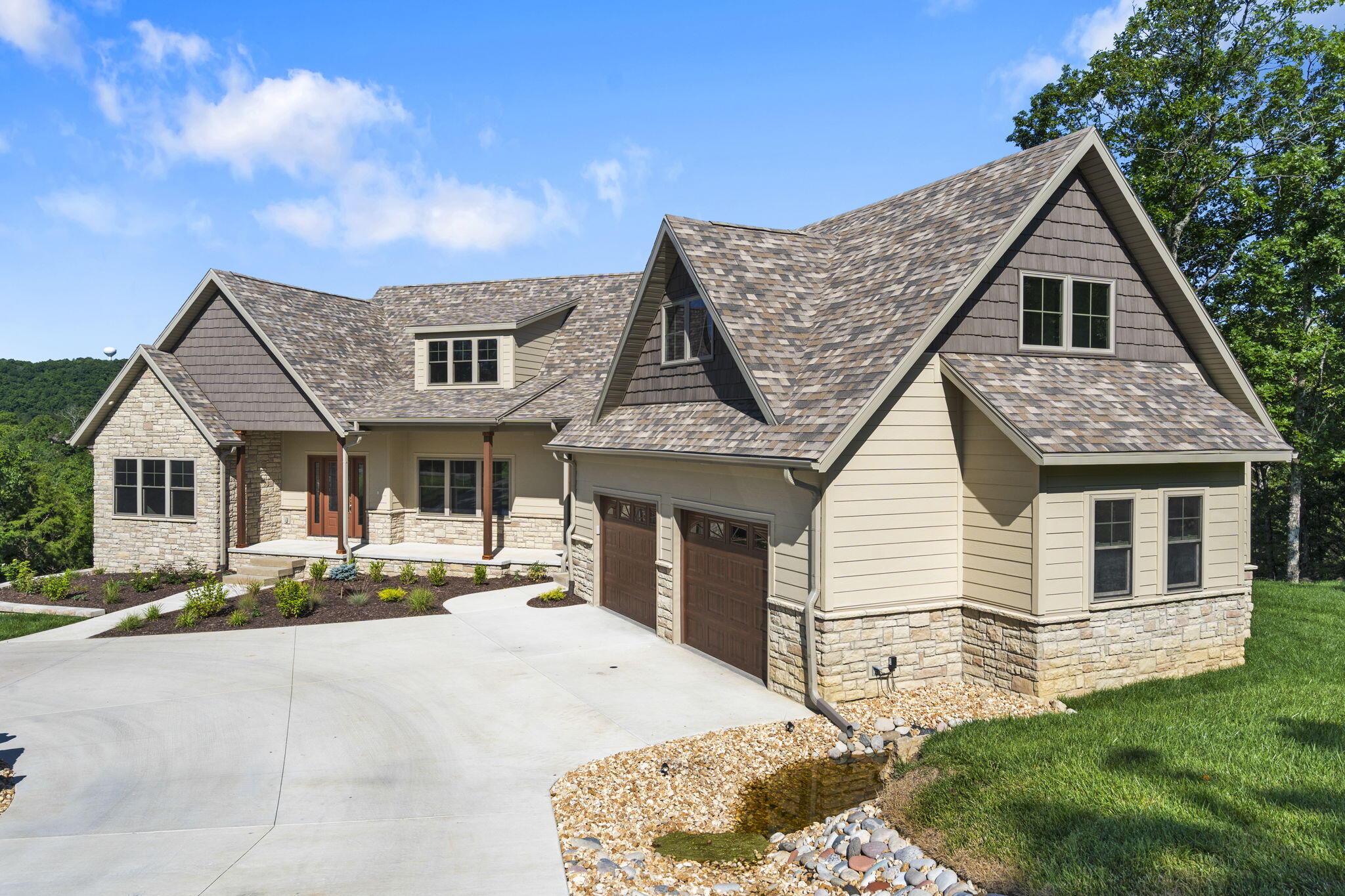 653 Forest Lake Drive Property Photo 4