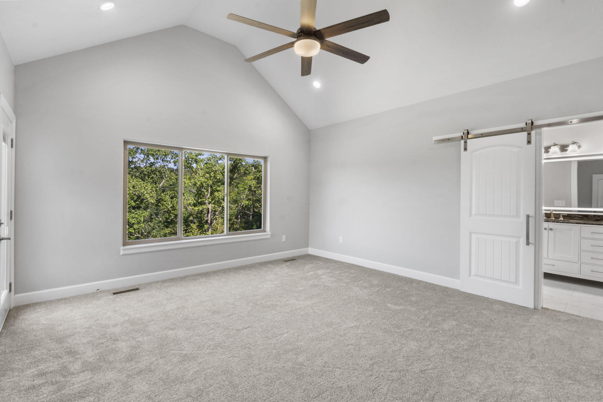 653 Forest Lake Drive Property Photo 19