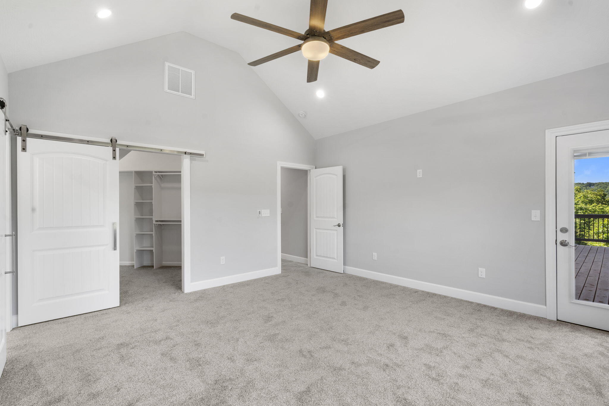 653 Forest Lake Drive Property Photo 20