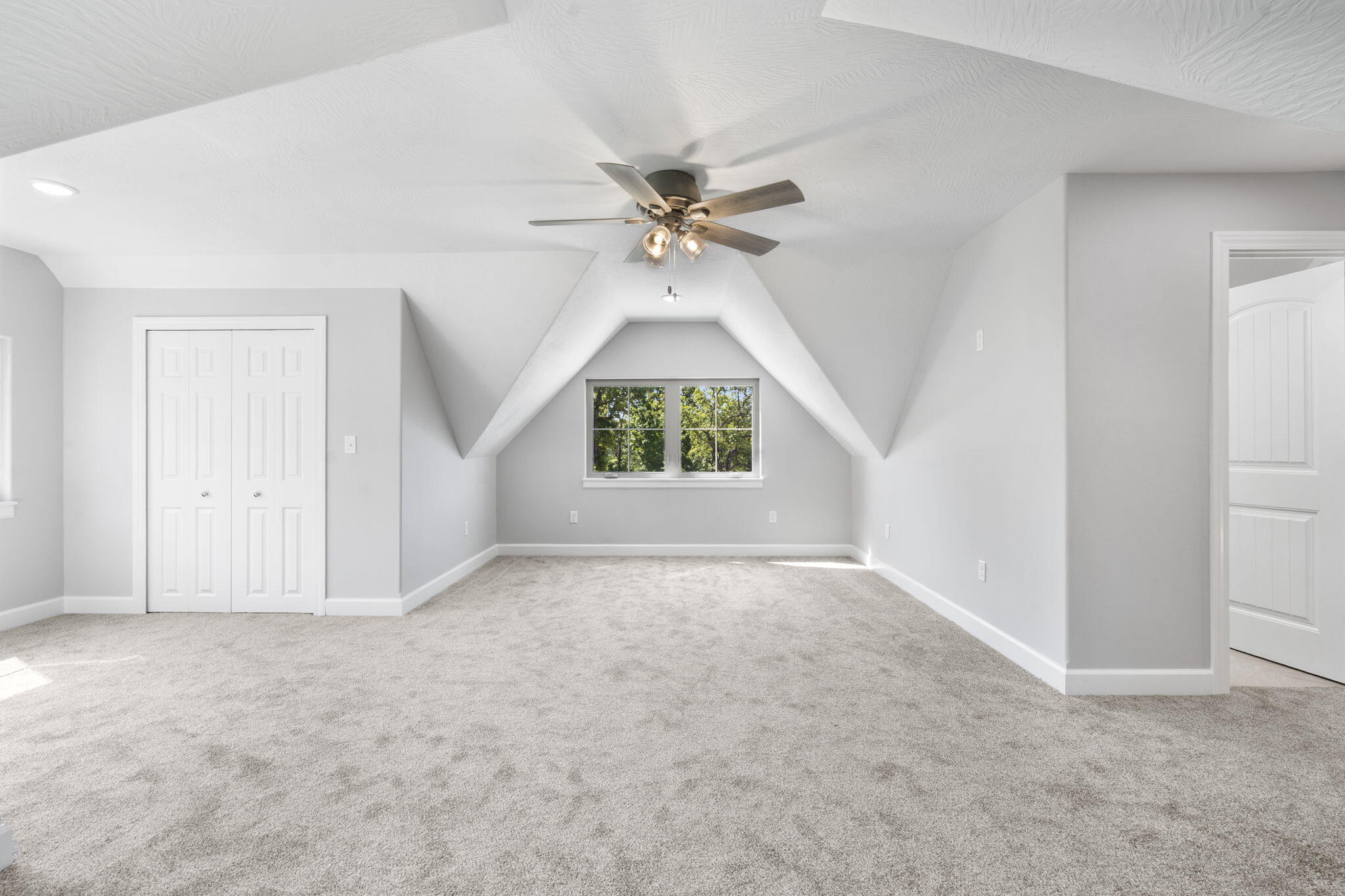 653 Forest Lake Drive Property Photo 33