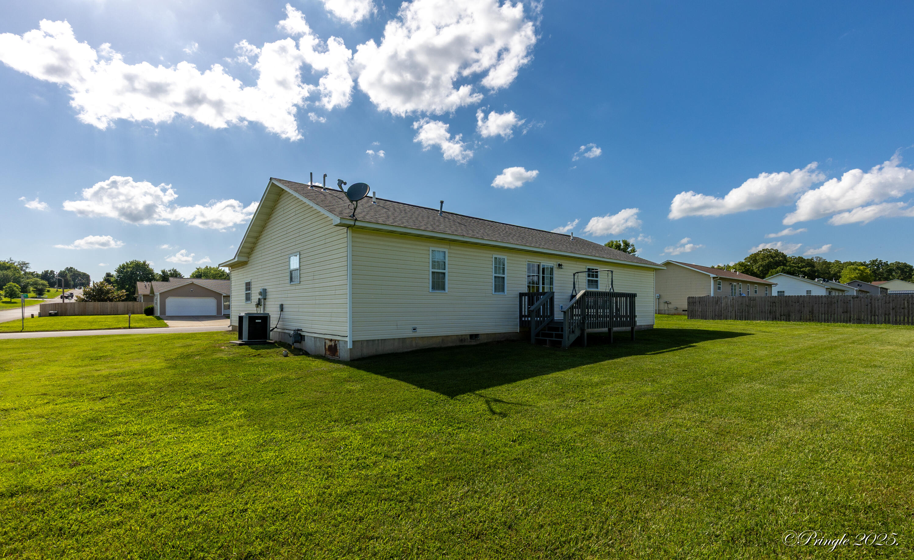1704 Luna Drive Property Photo 2