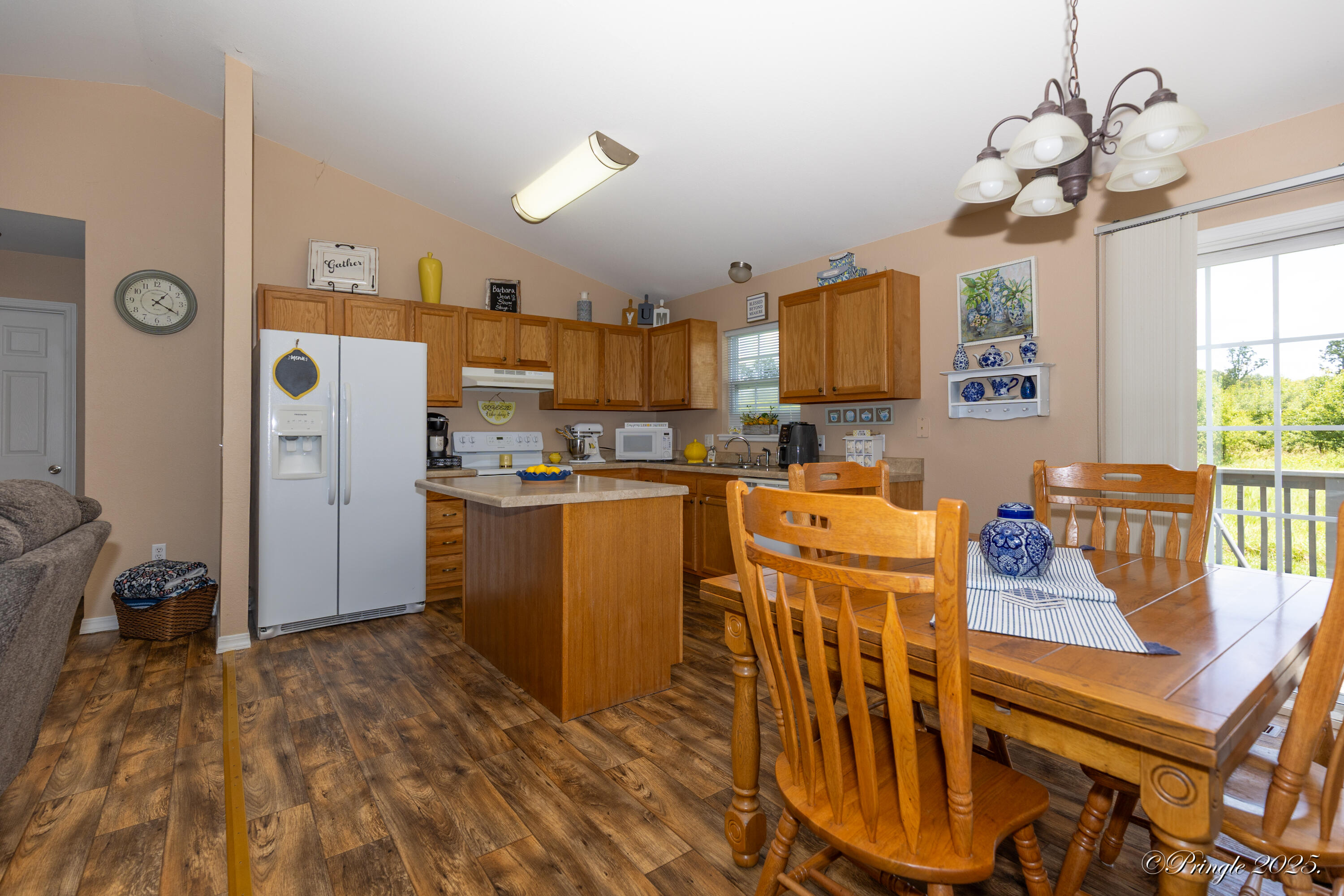 1704 Luna Drive Property Photo 7
