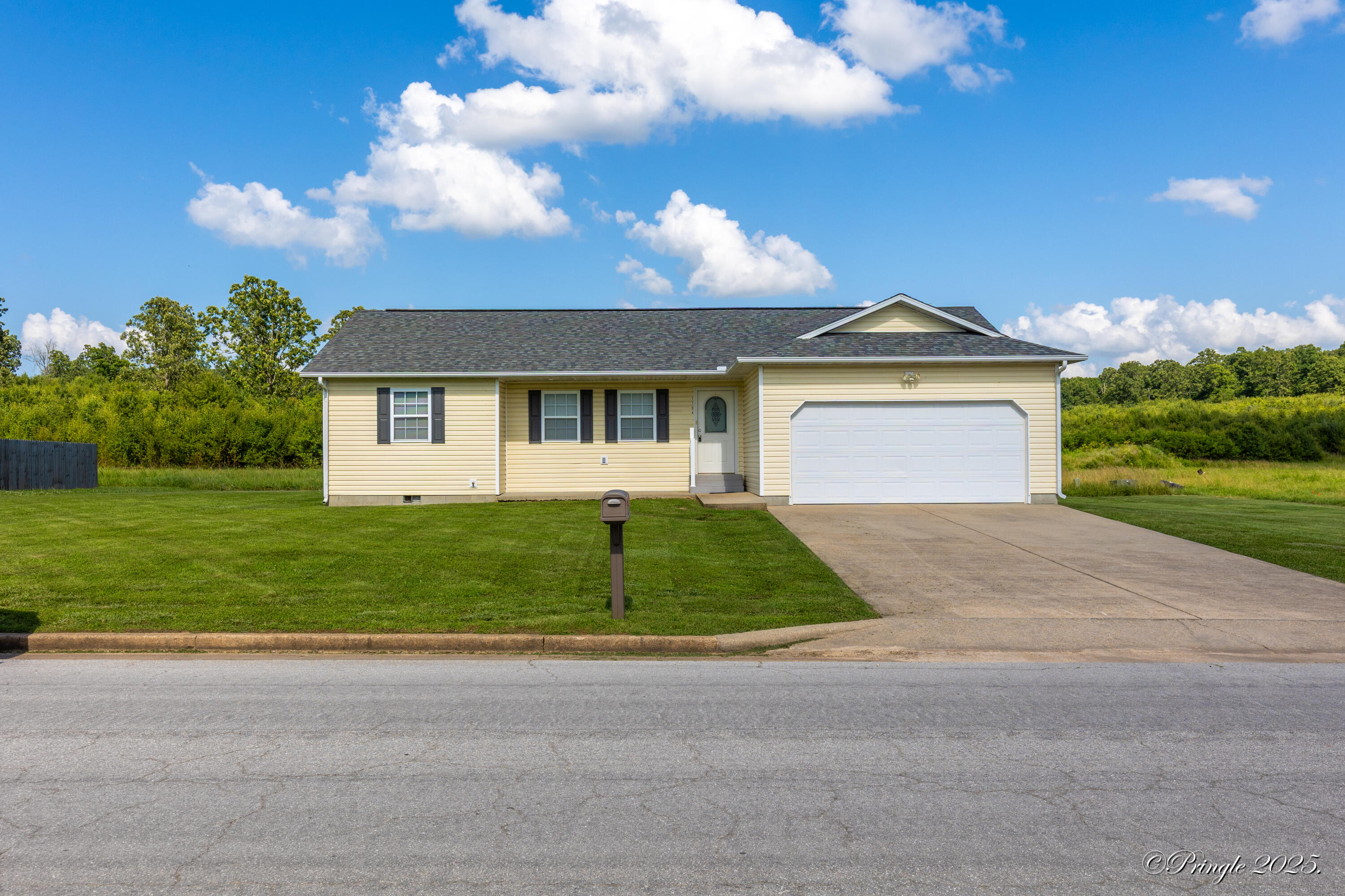 1704 Luna Drive Property Photo 34