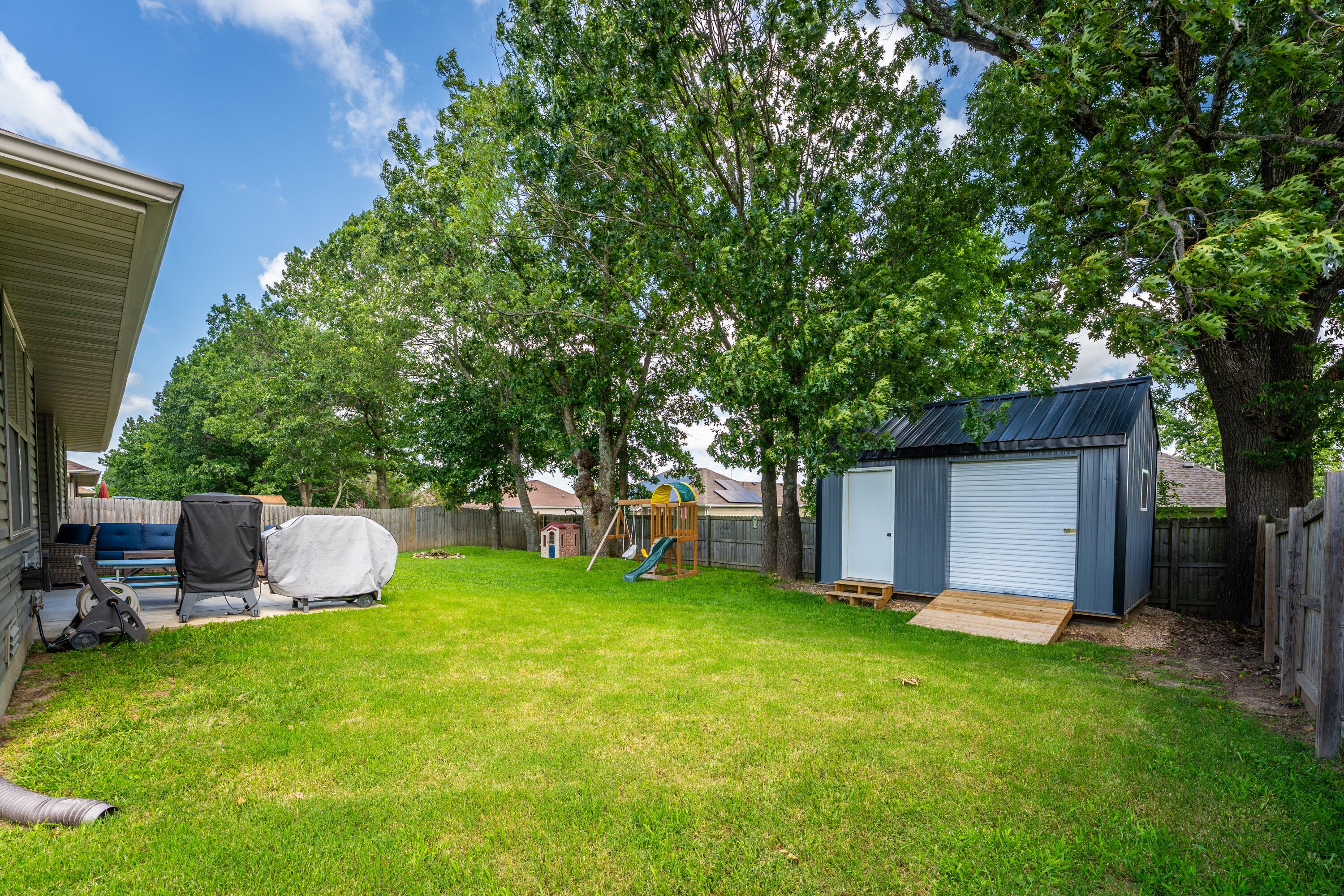 409 Bradford Pear Property Photo 5