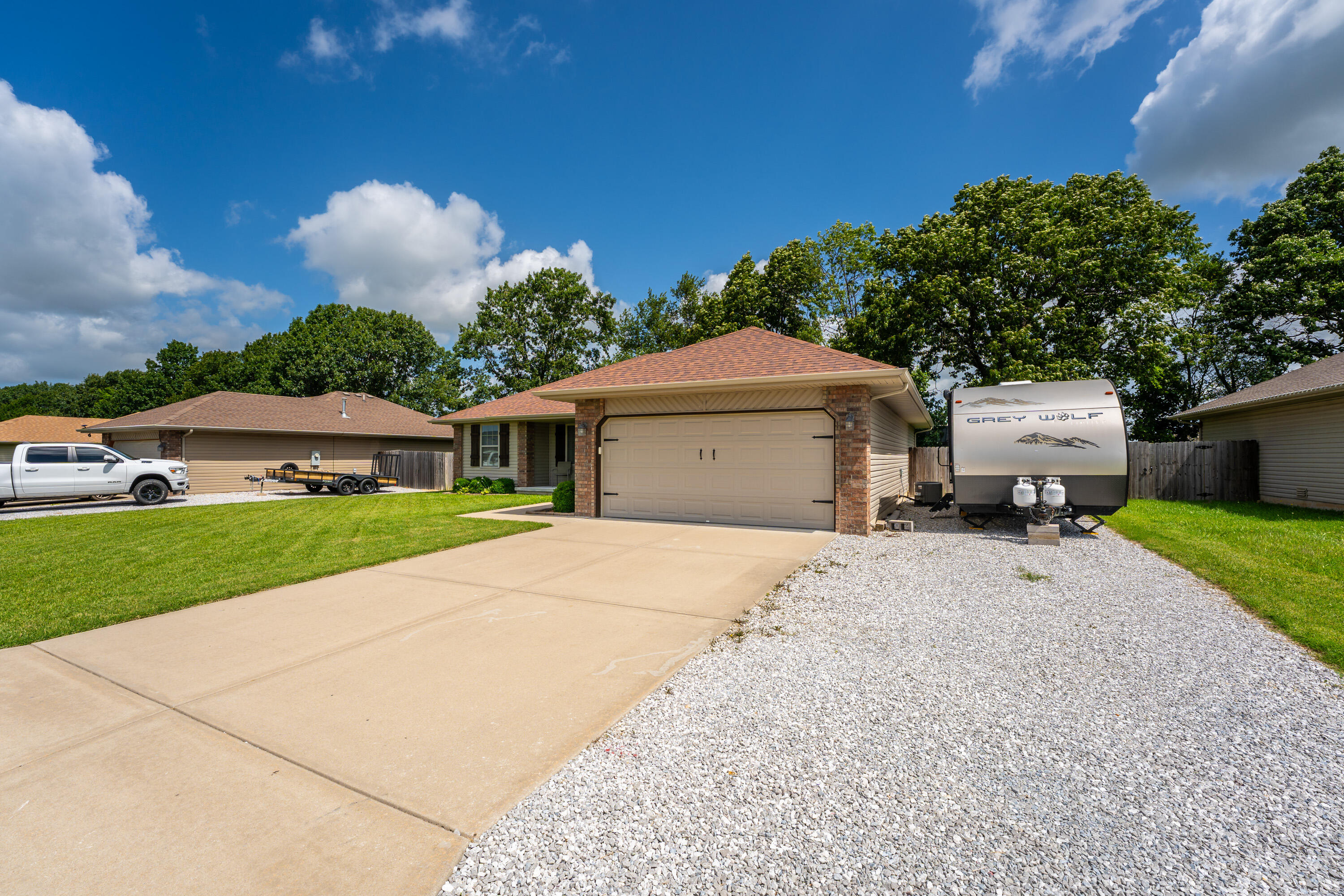 409 Bradford Pear Property Photo 7