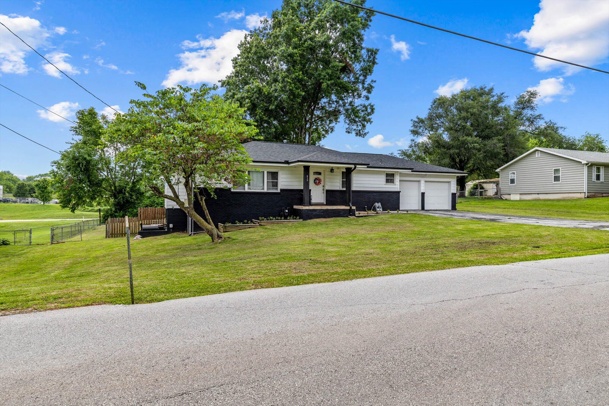419 Harrison Street Property Photo 2