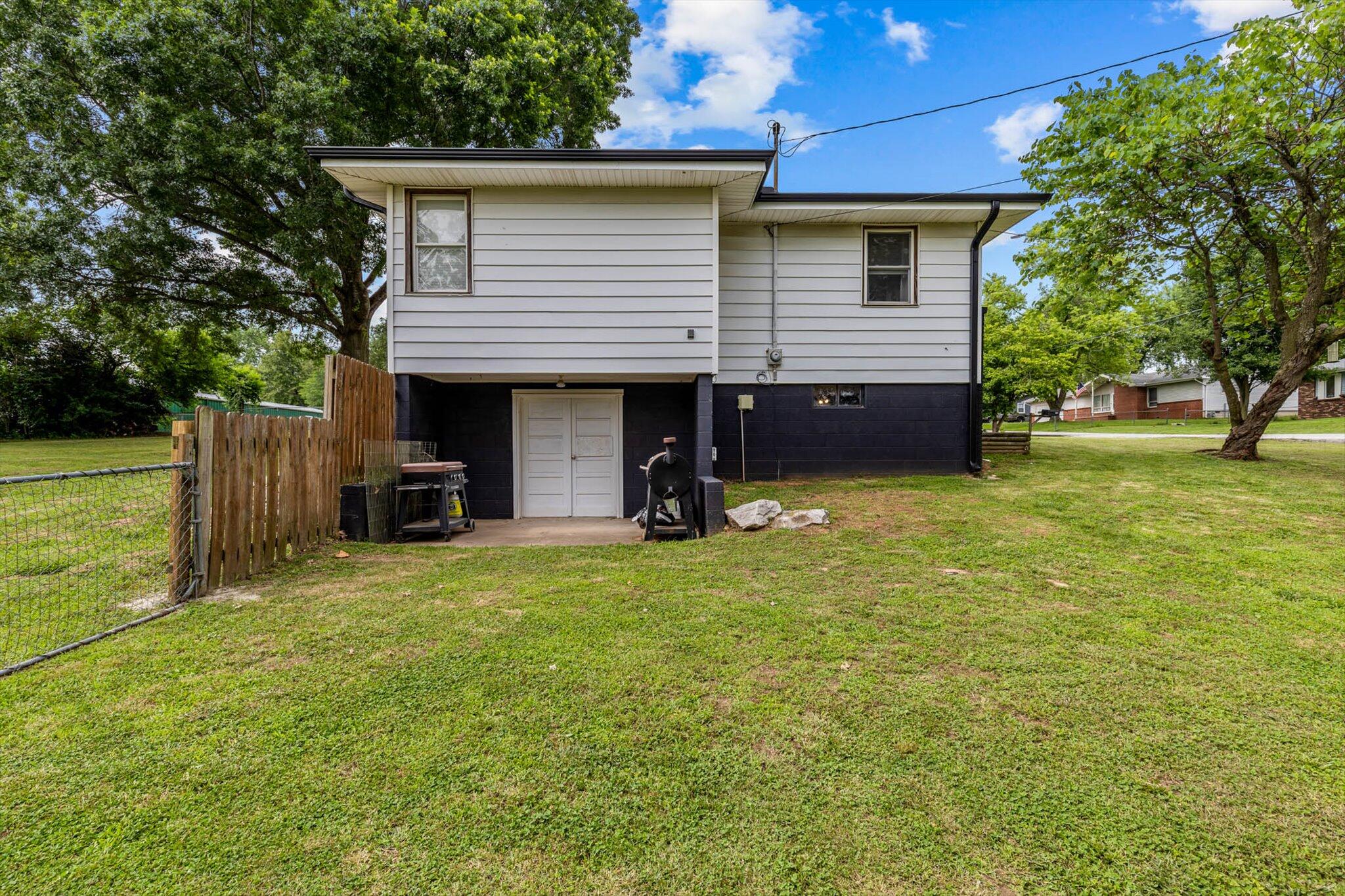 419 Harrison Street Property Photo 4