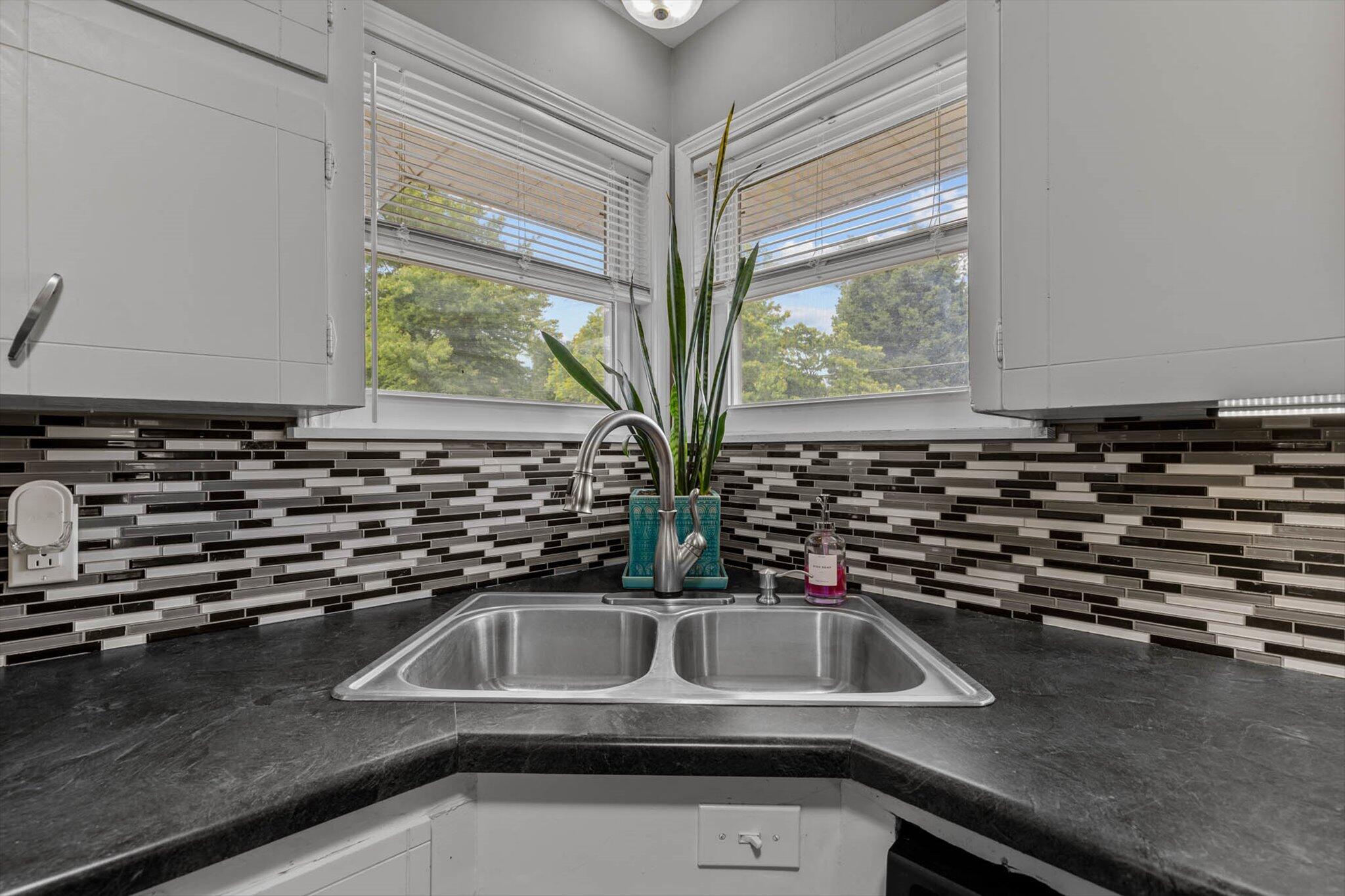 419 Harrison Street Property Photo 12