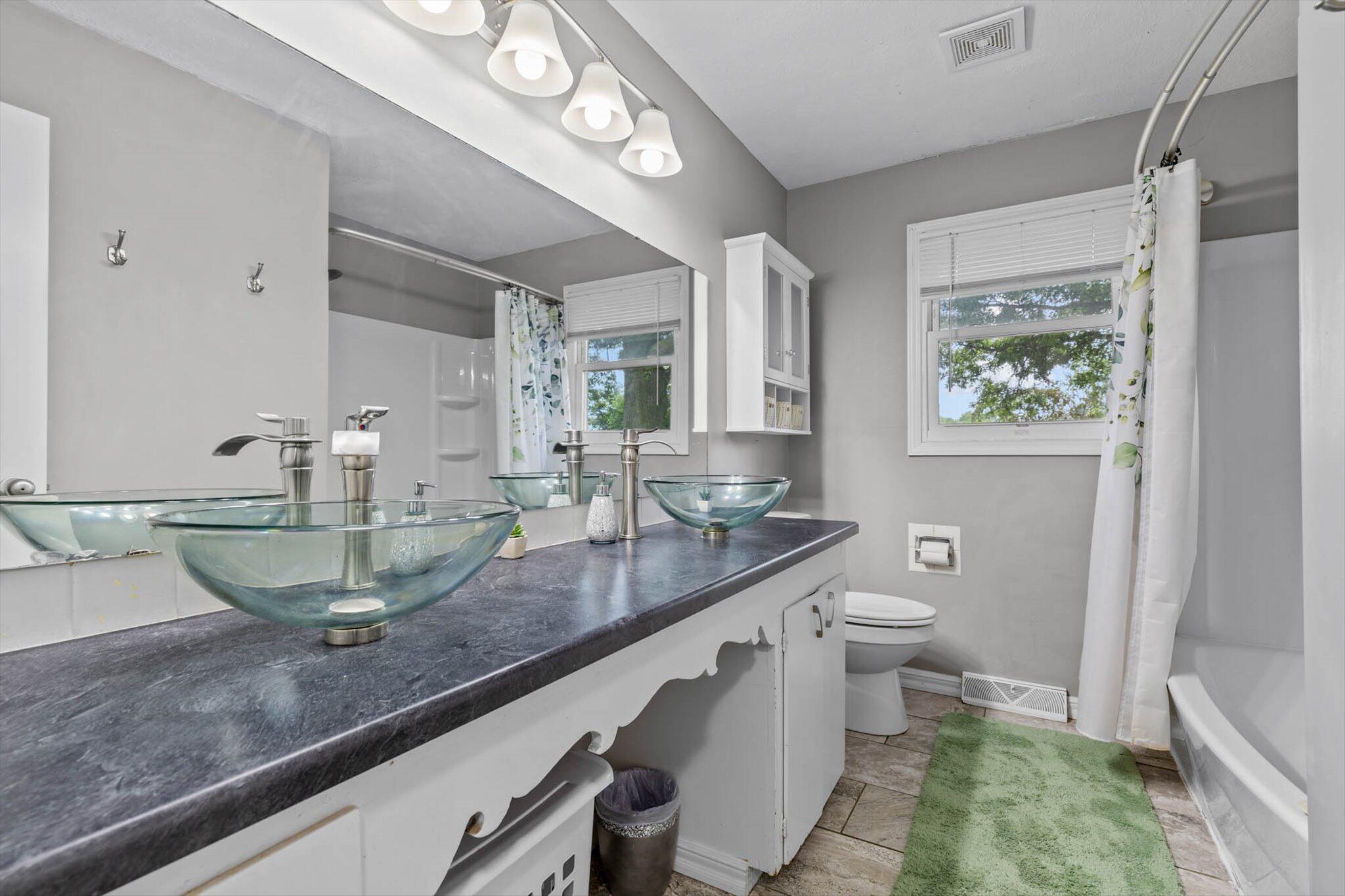 419 Harrison Street Property Photo 15