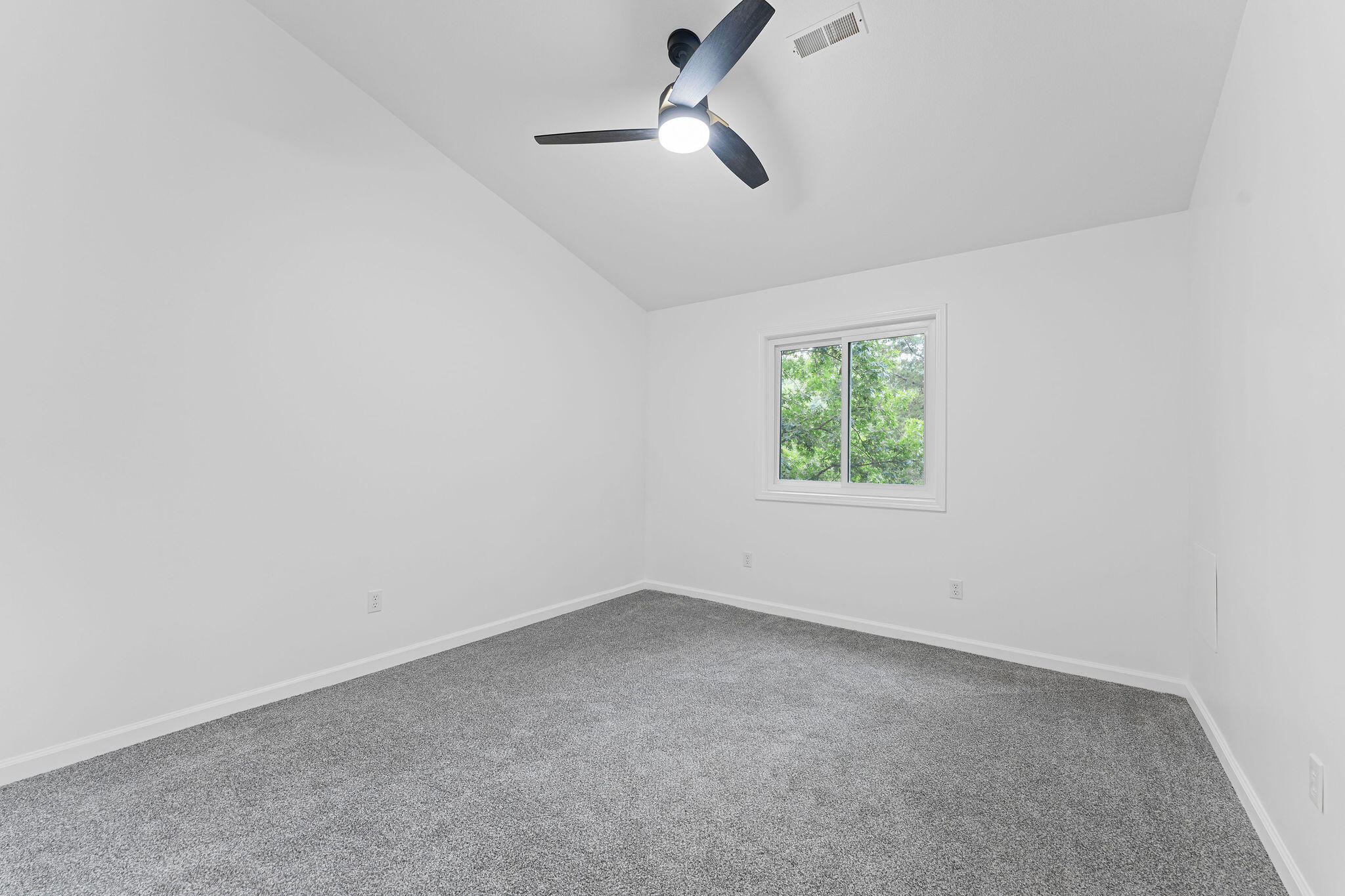412 Lakewood Road Property Photo 13